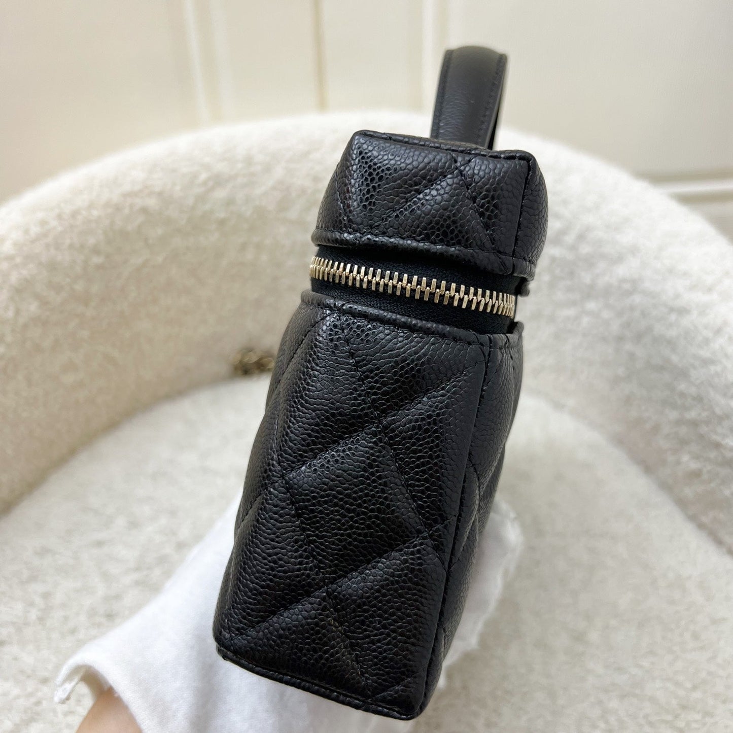 GLM-25C Vanity / Clutch with Chain (LP Style Bag) in Black Caviar and LGHW