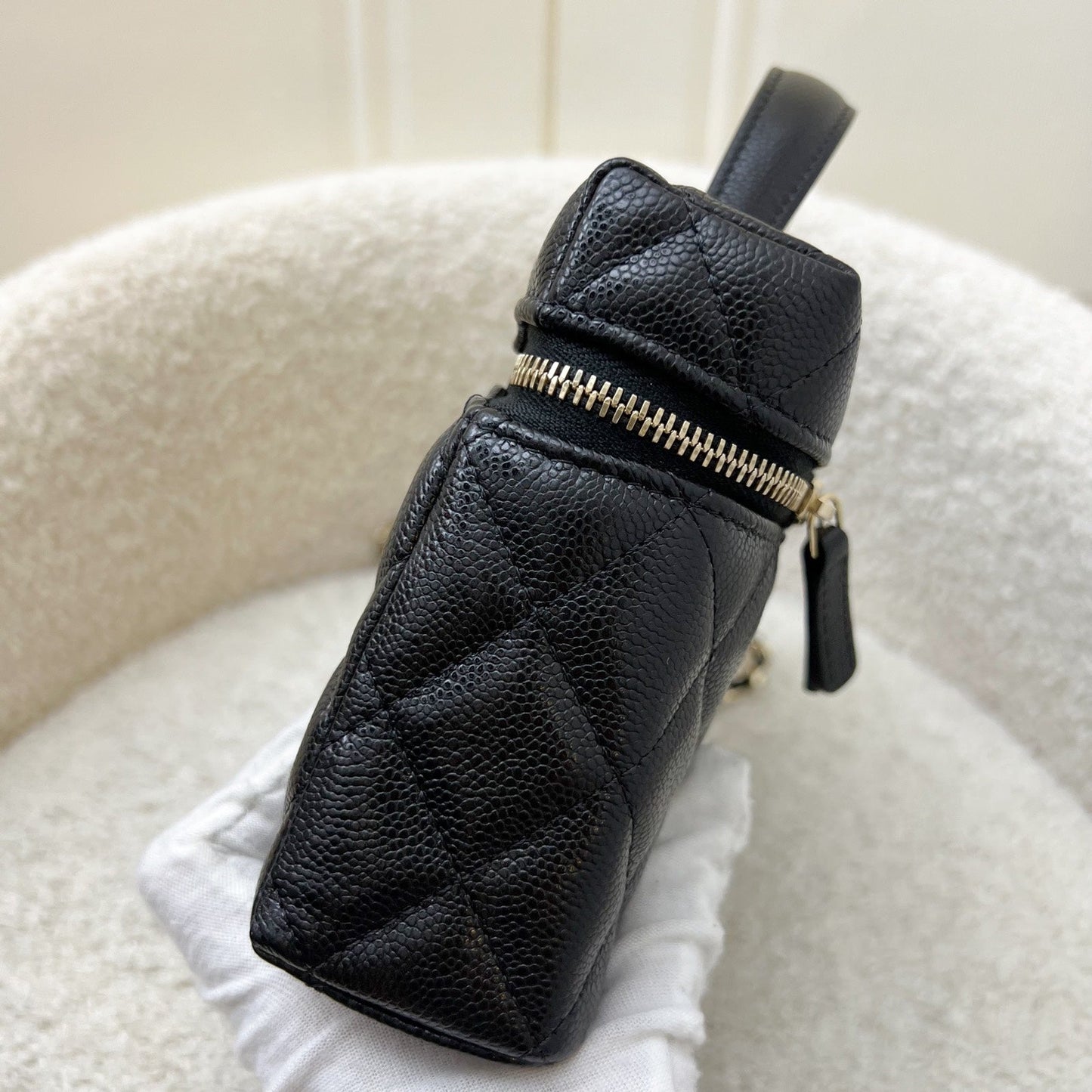 GLM-25C Vanity / Clutch with Chain (LP Style Bag) in Black Caviar and LGHW