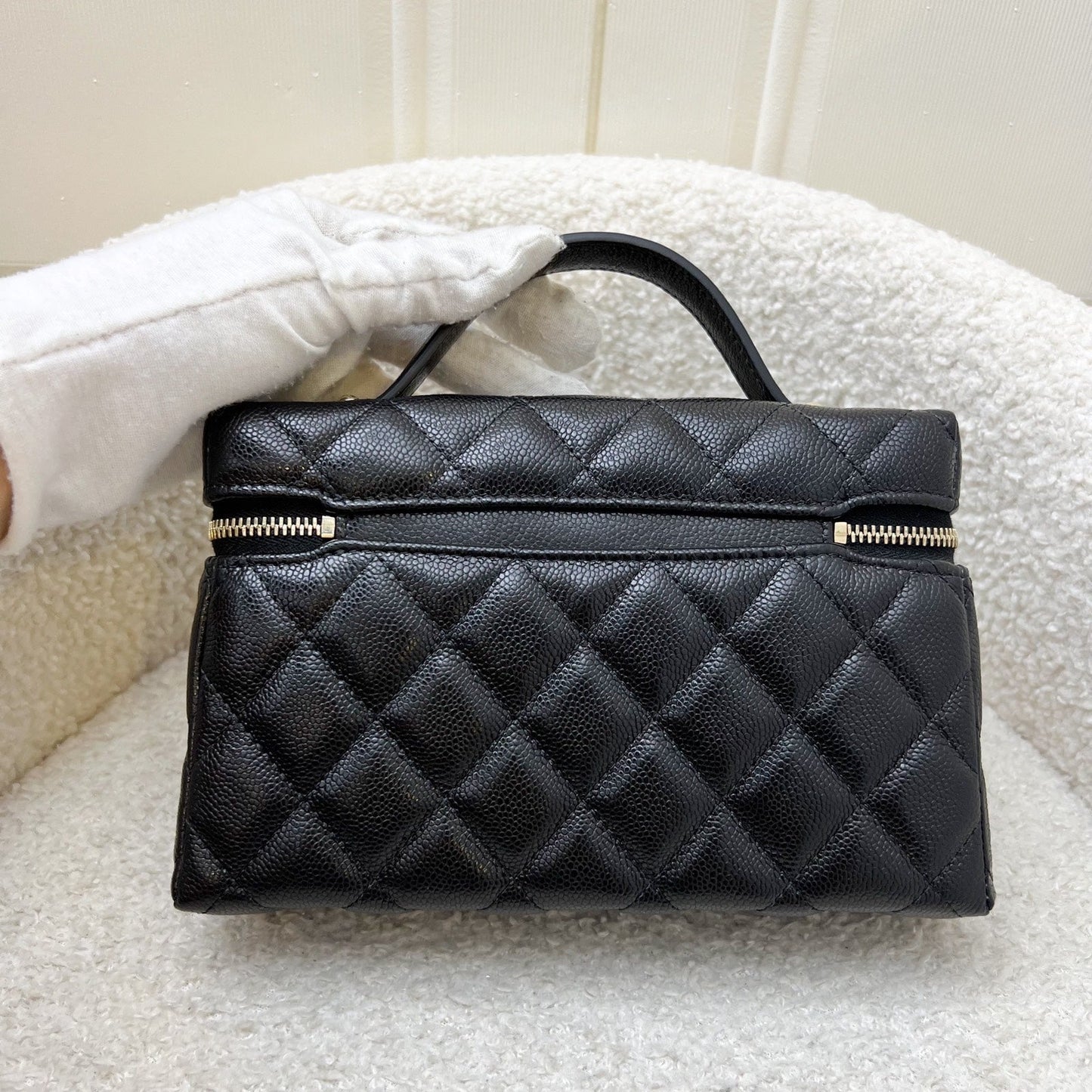 GLM-25C Vanity / Clutch with Chain (LP Style Bag) in Black Caviar and LGHW