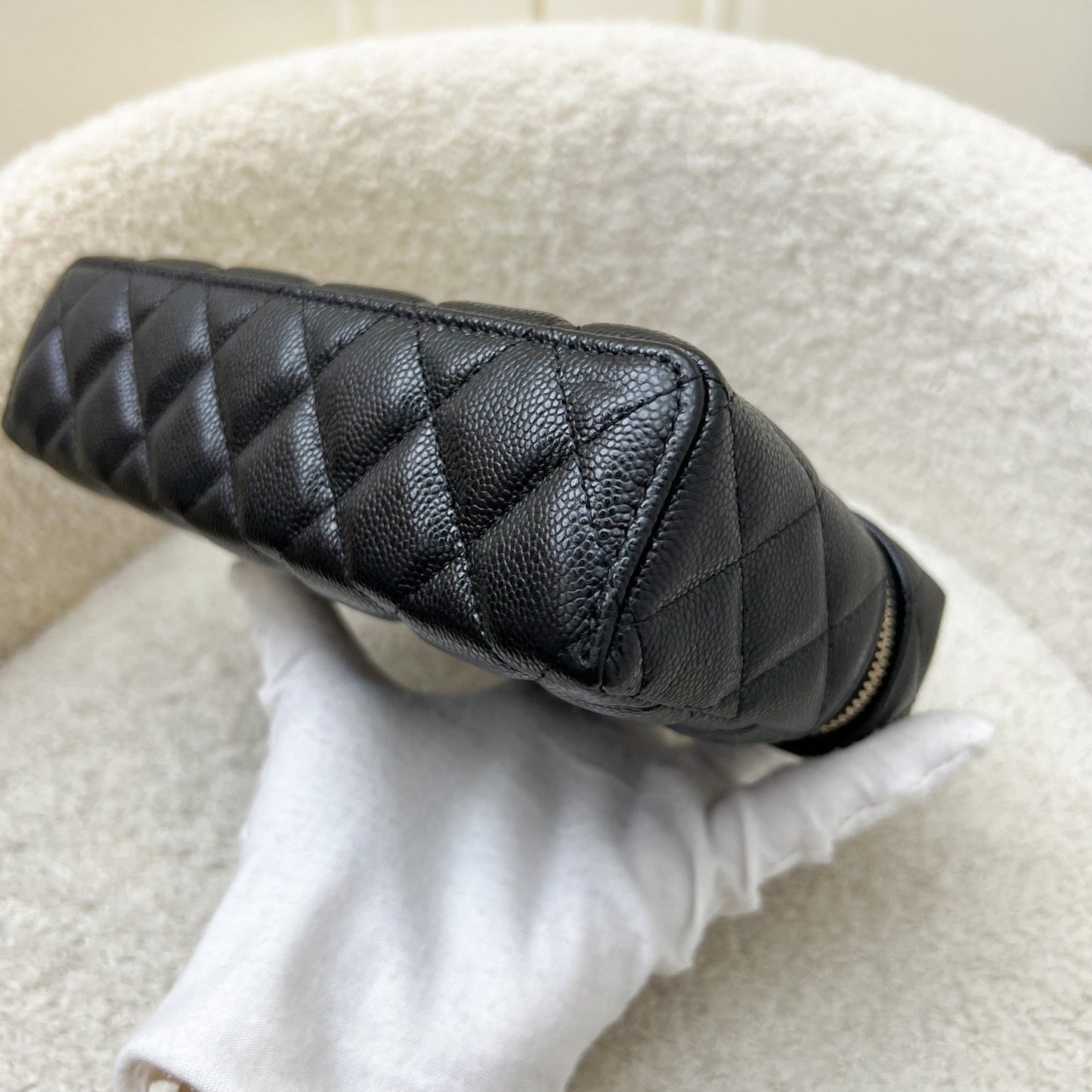 GLM-25C Vanity / Clutch with Chain (LP Style Bag) in Black Caviar and LGHW
