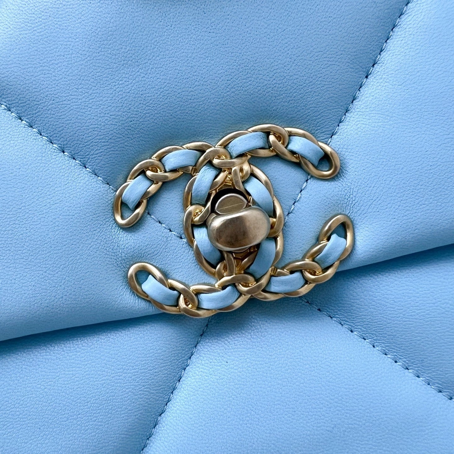 GLM-19 Small Flap in Sky Blue Lambskin and 3-Tone Hardware (Model: AS1160)