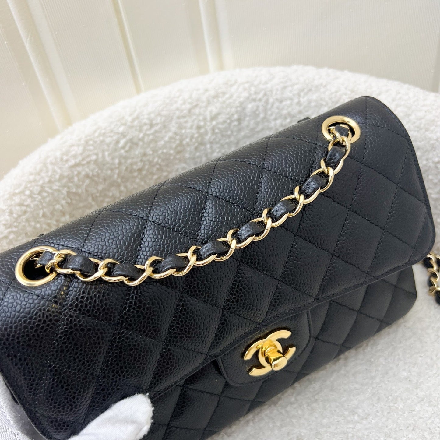 GLM-Small Classic Flap CF in Black Caviar and GHW