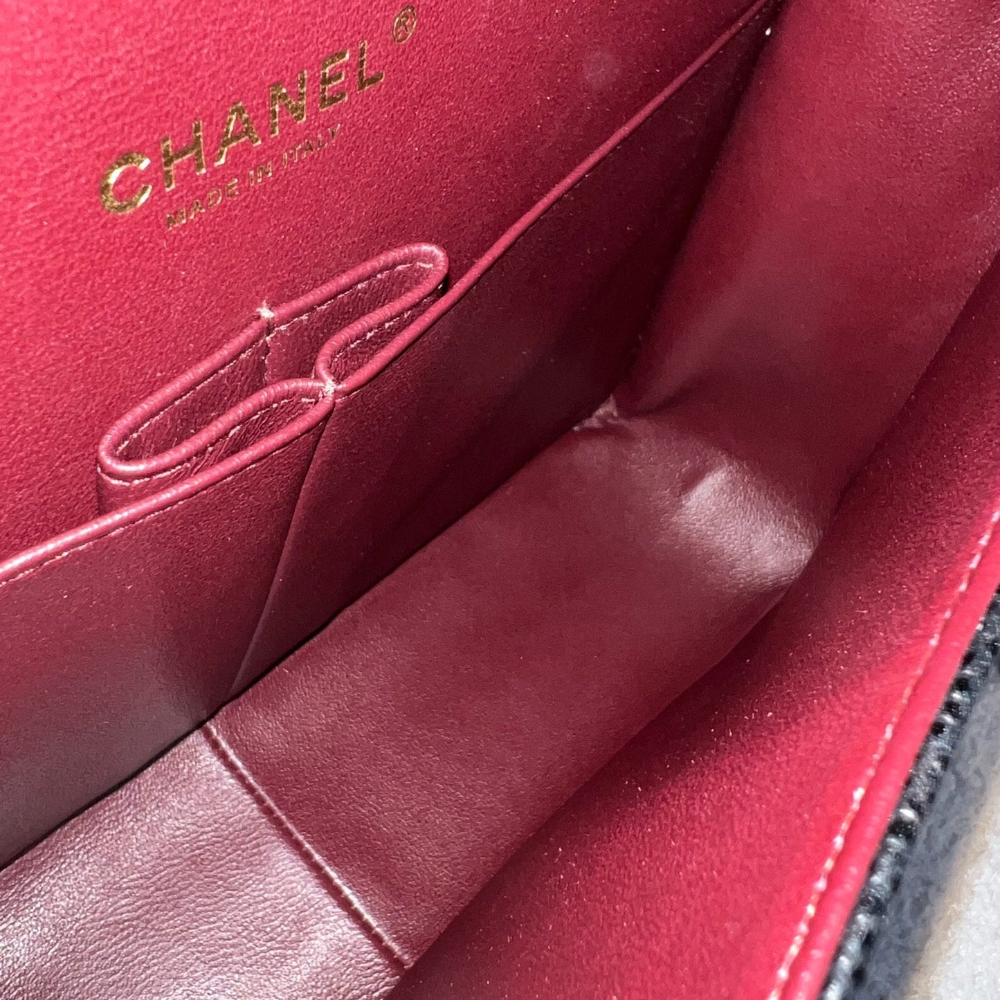GLM-Jumbo Classic Flap DF in Black Caviar and GHW (Model: A58600)