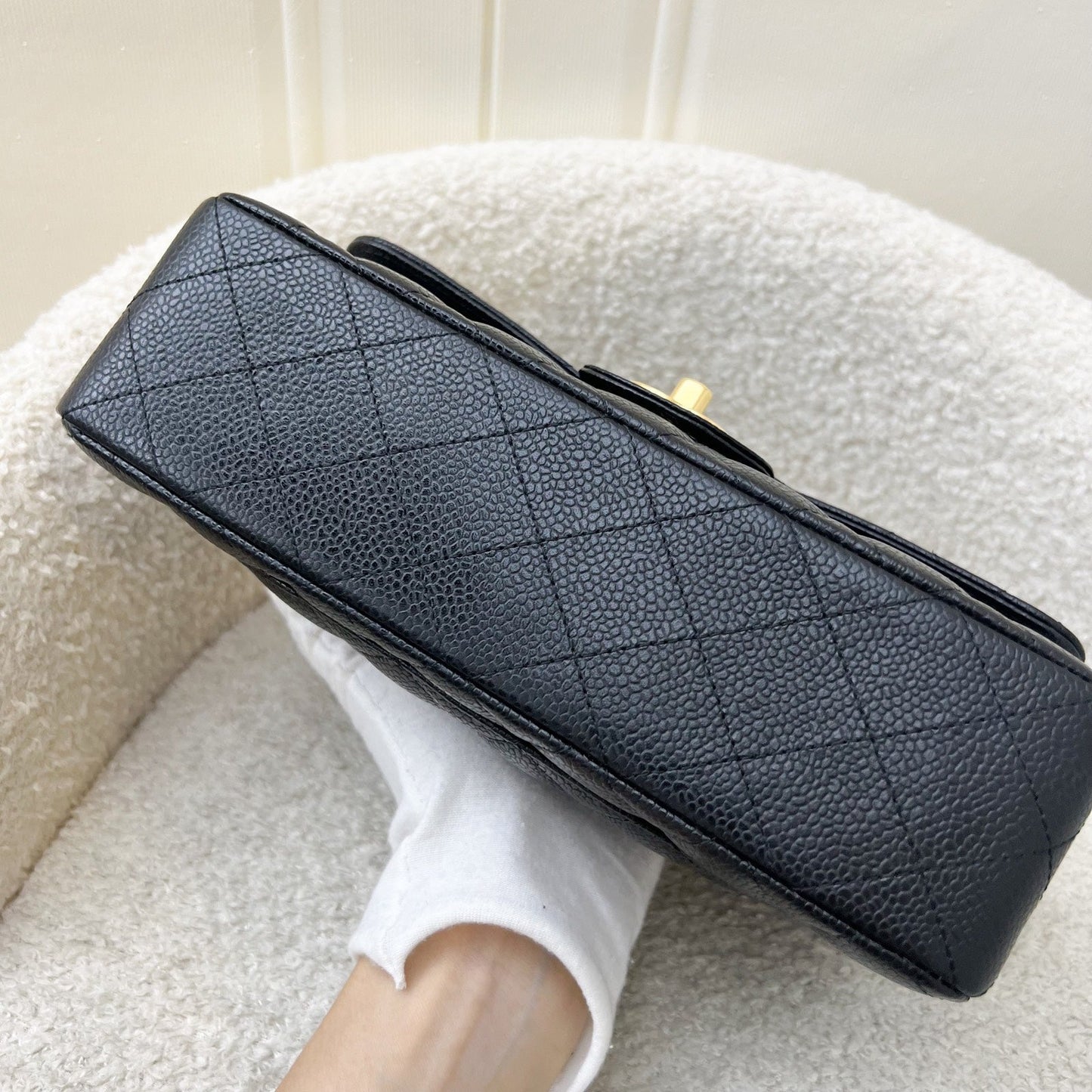 GLM-Small Classic Flap CF in Black Caviar and GHW