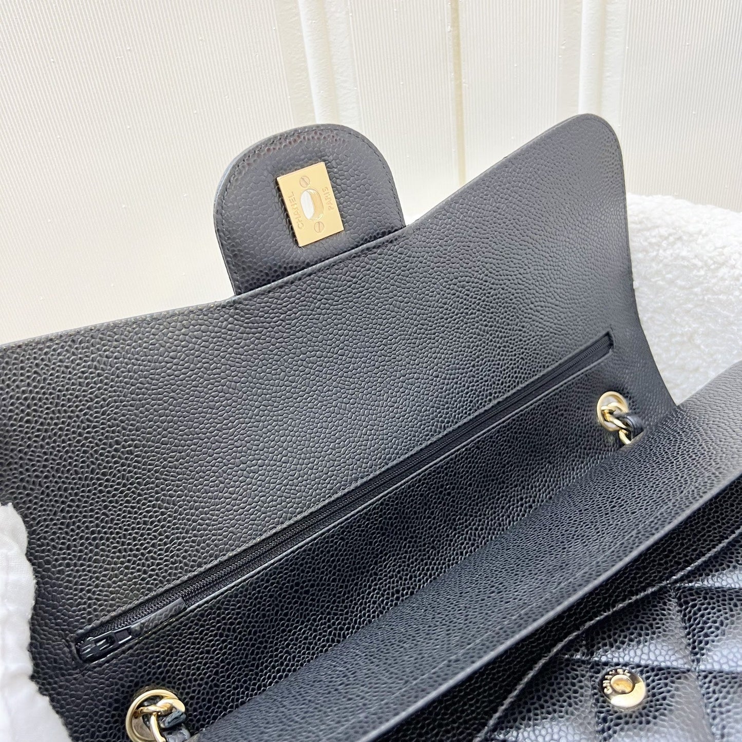 GLM-Jumbo Classic Flap DF in Black Caviar and GHW (Model: A58600)