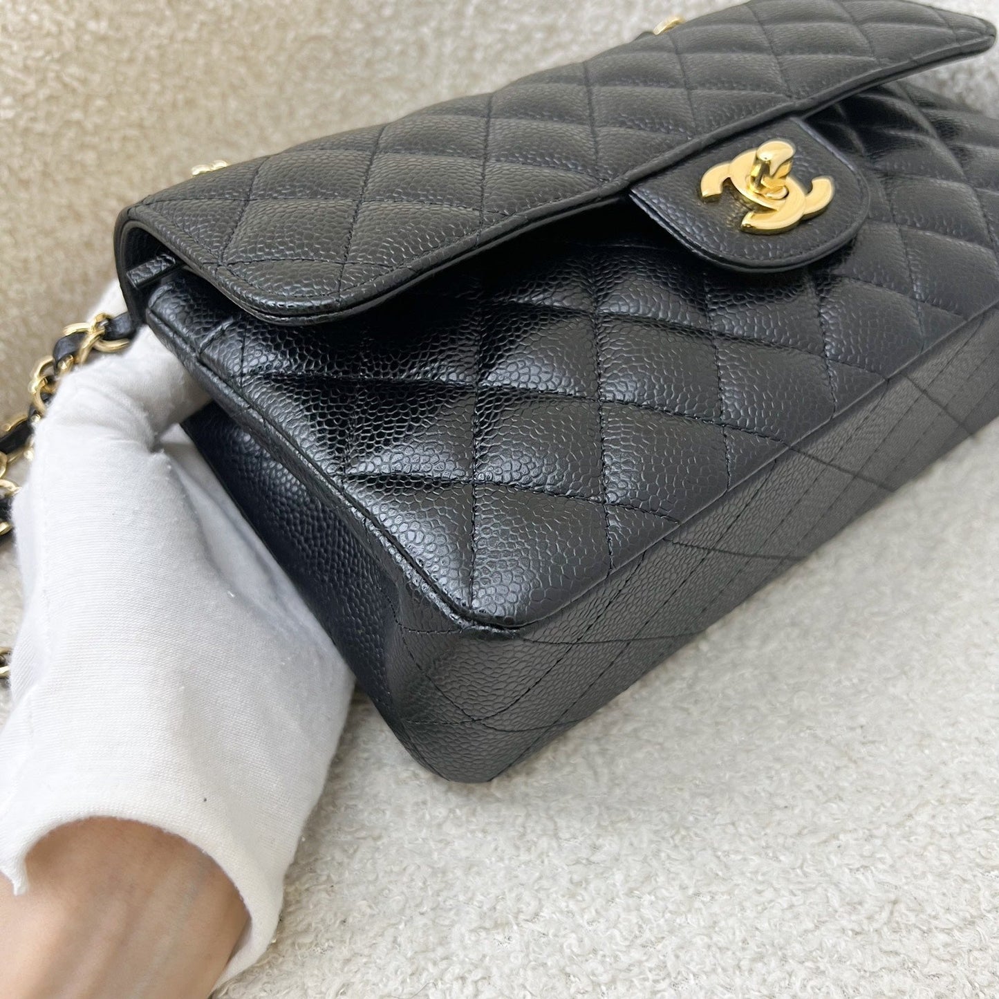 GLM-Small Classic Flap CF in Black Caviar and GHW