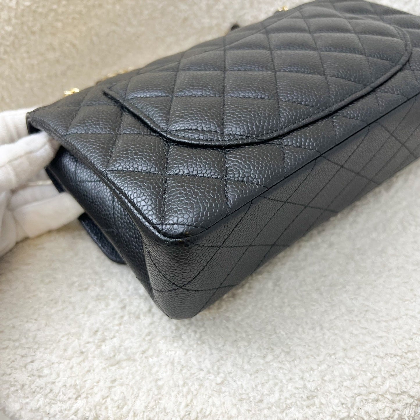 GLM-Small Classic Flap CF in Black Caviar and GHW