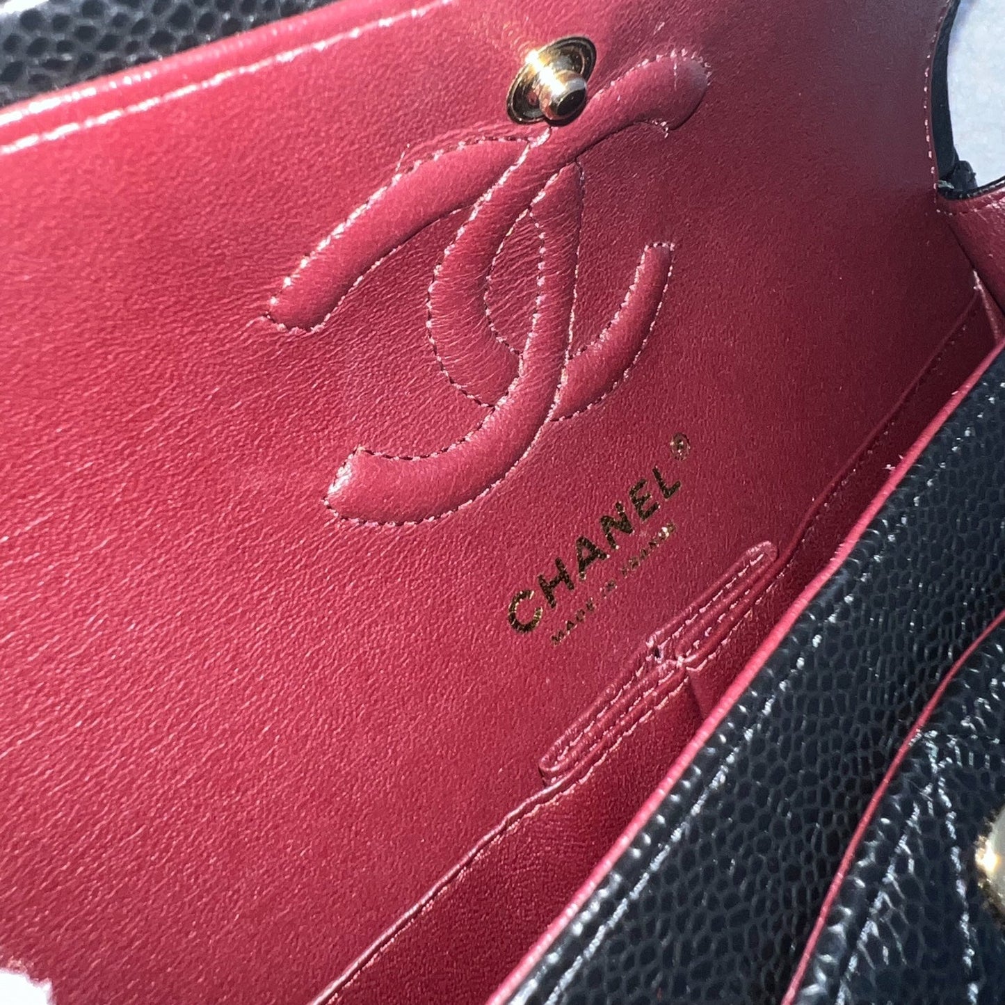 GLM-Small Classic Flap CF in Black Caviar and GHW