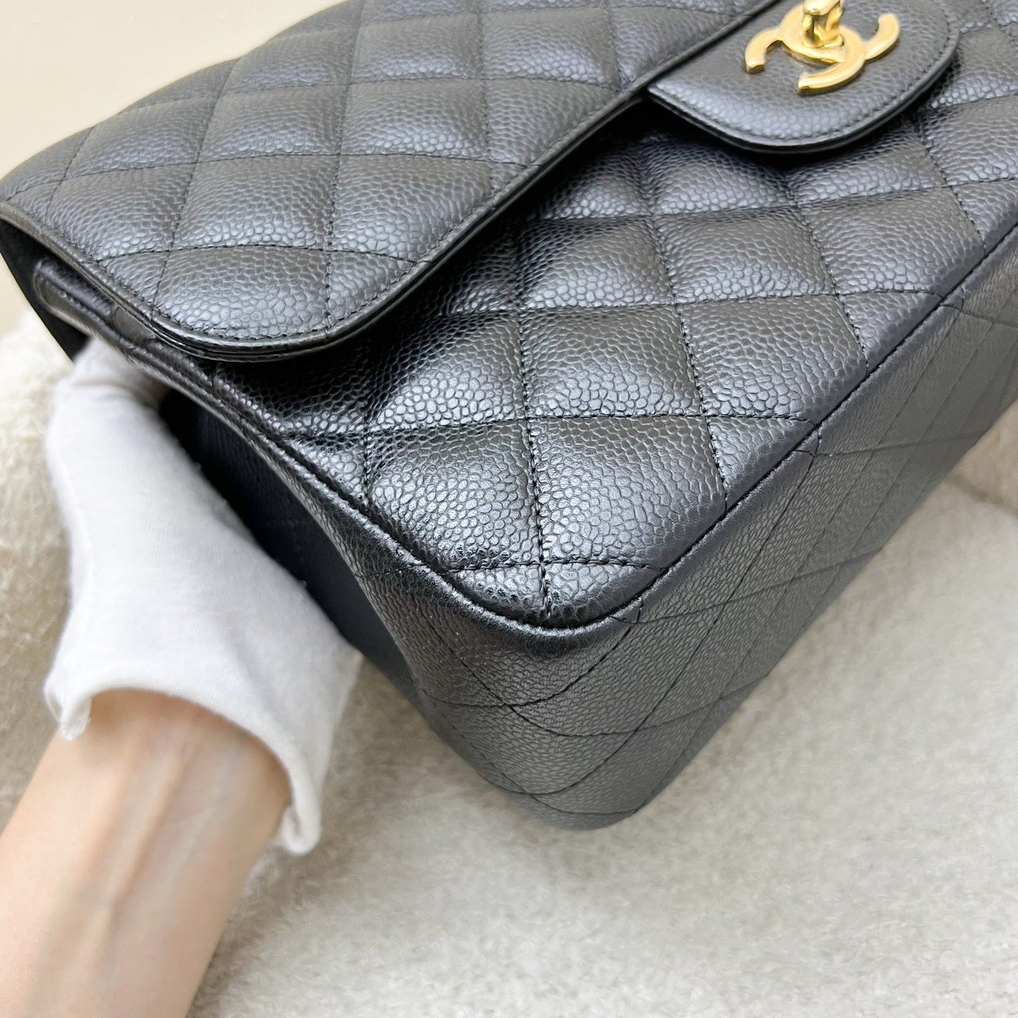 GLM-Jumbo Classic Flap DF in Black Caviar and GHW (Model: A58600)