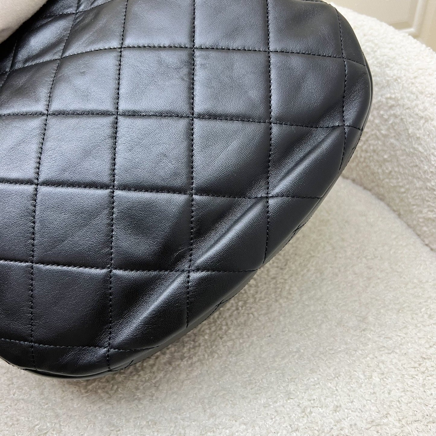 GLM-22P Hobo Bag in Black Lambskin and LGHW (Model: AS3153)