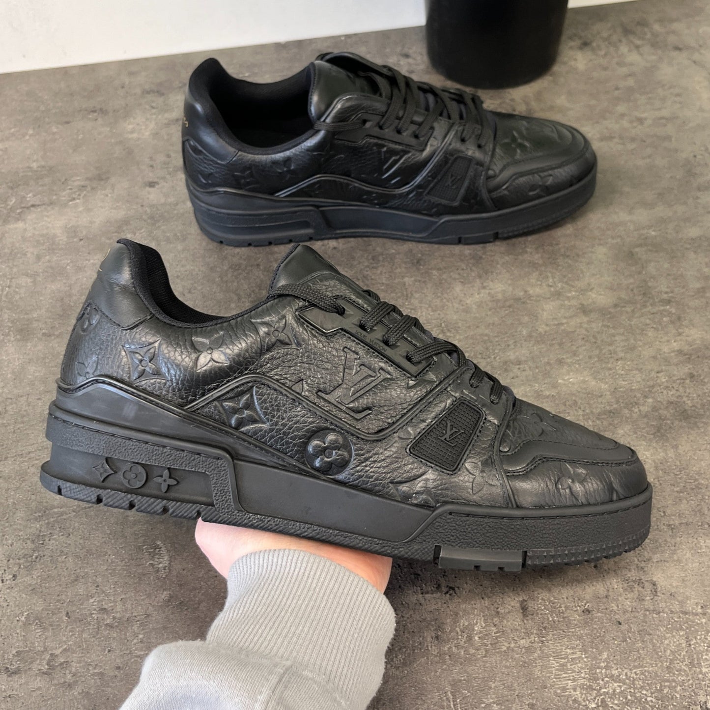 Men's Lv Low Trainers Black Size EU 40 / UK 6