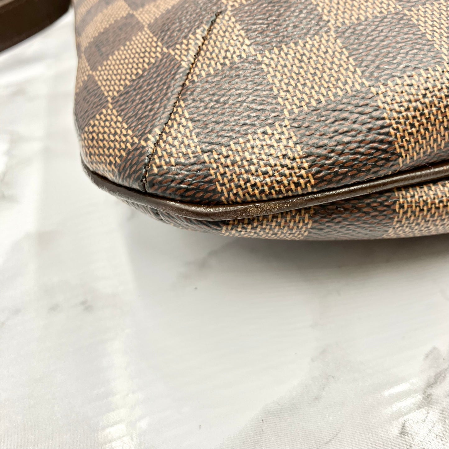 LOUIS VUITTON Damier Bloomsbury
