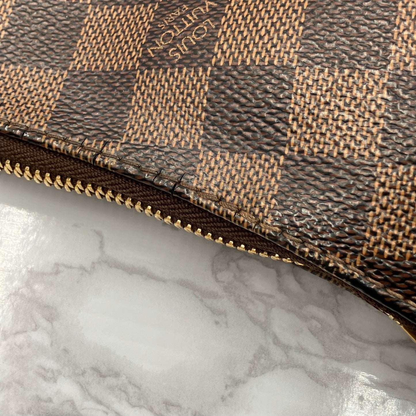 LOUIS VUITTON Damier Bloomsbury