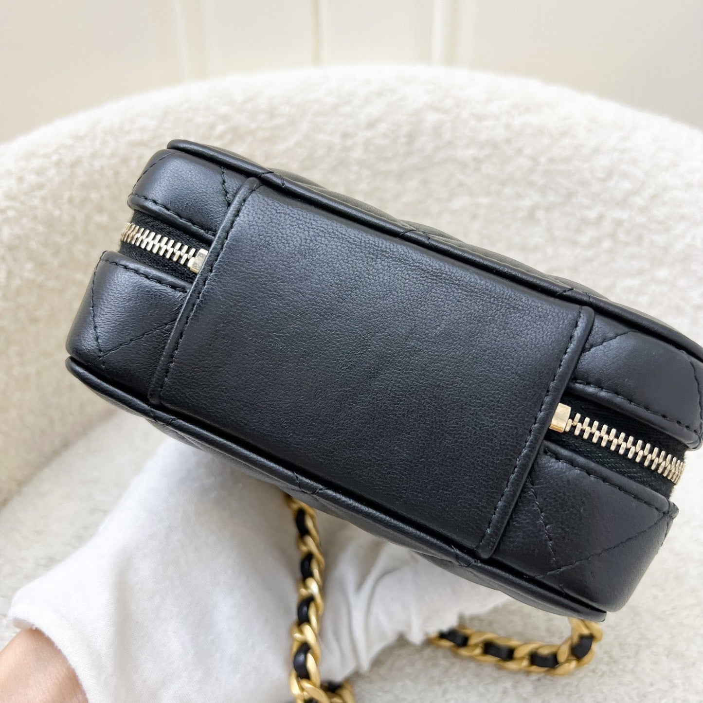 GLM-22A Afternoon Tea Vanity / Clutch with Chain in Black Lambskin and AGHW