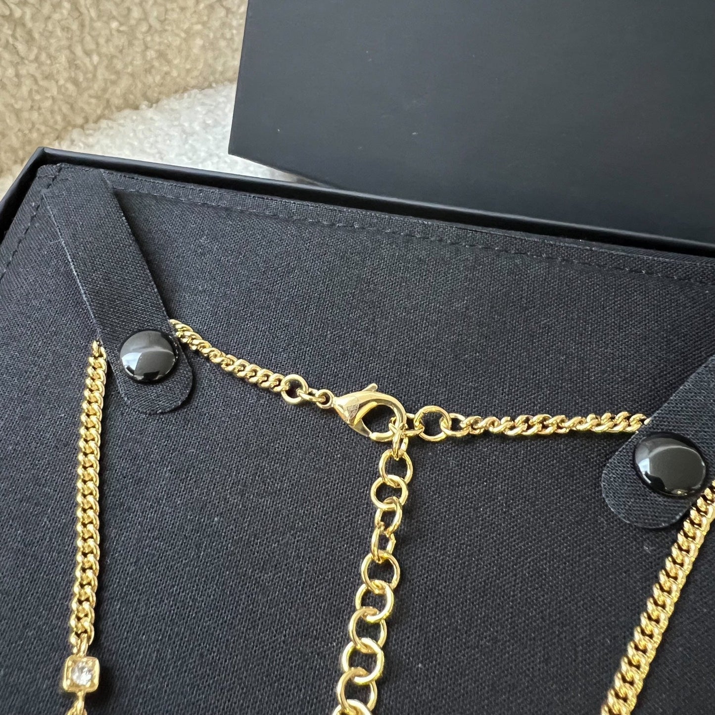 GLM-24P GLM- Logo Necklace / Choker with Diamantes and Pearls and GHW (ABD012)