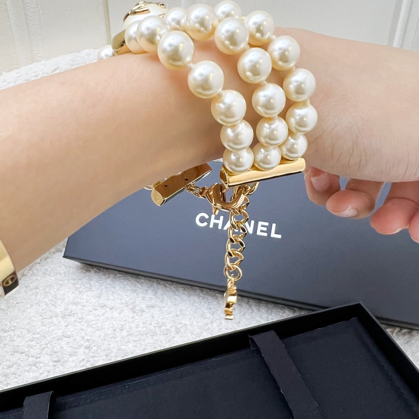 GLM-24A Triple Row Pearl Bracelet in GHW (ABD703)