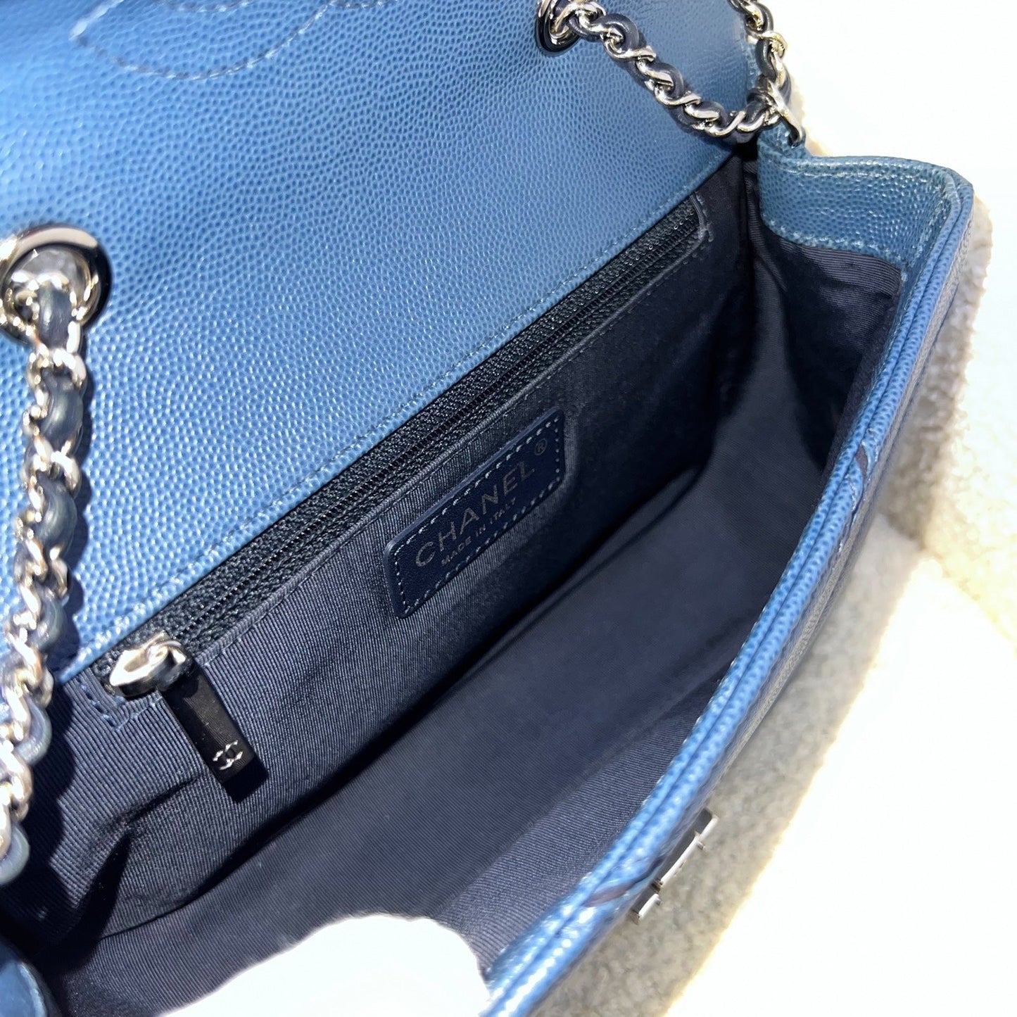 GLM-Seasonal Small Flap in Petroleum Blue Caviar and SHW