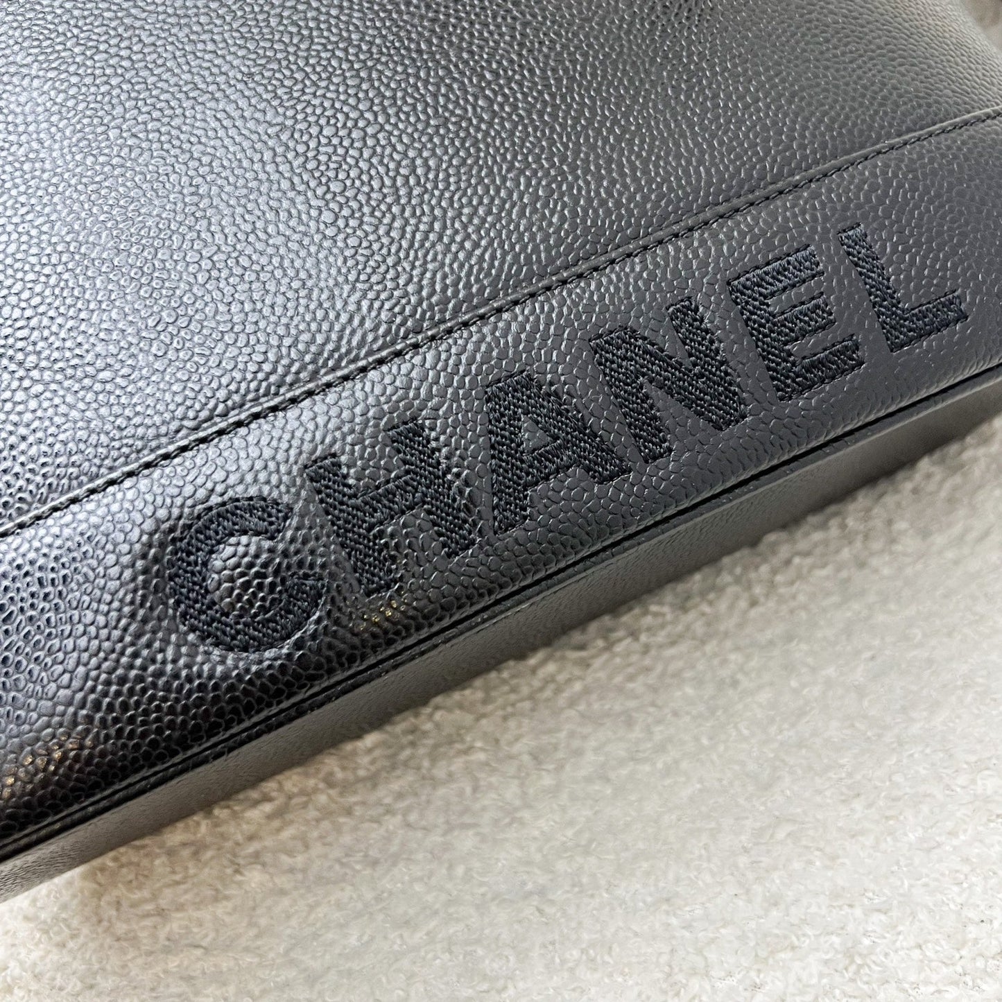 GLM- Tote Bag in Black Caviar and GHW