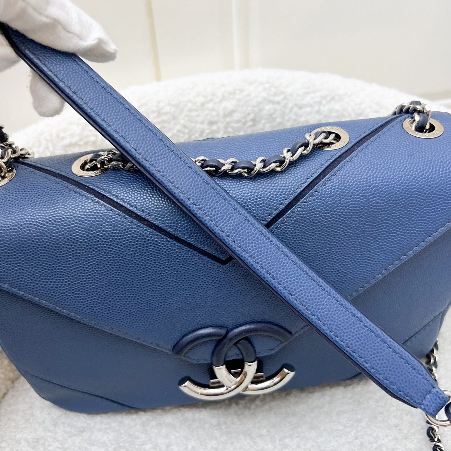 GLM-Seasonal Small Flap in Petroleum Blue Caviar and SHW