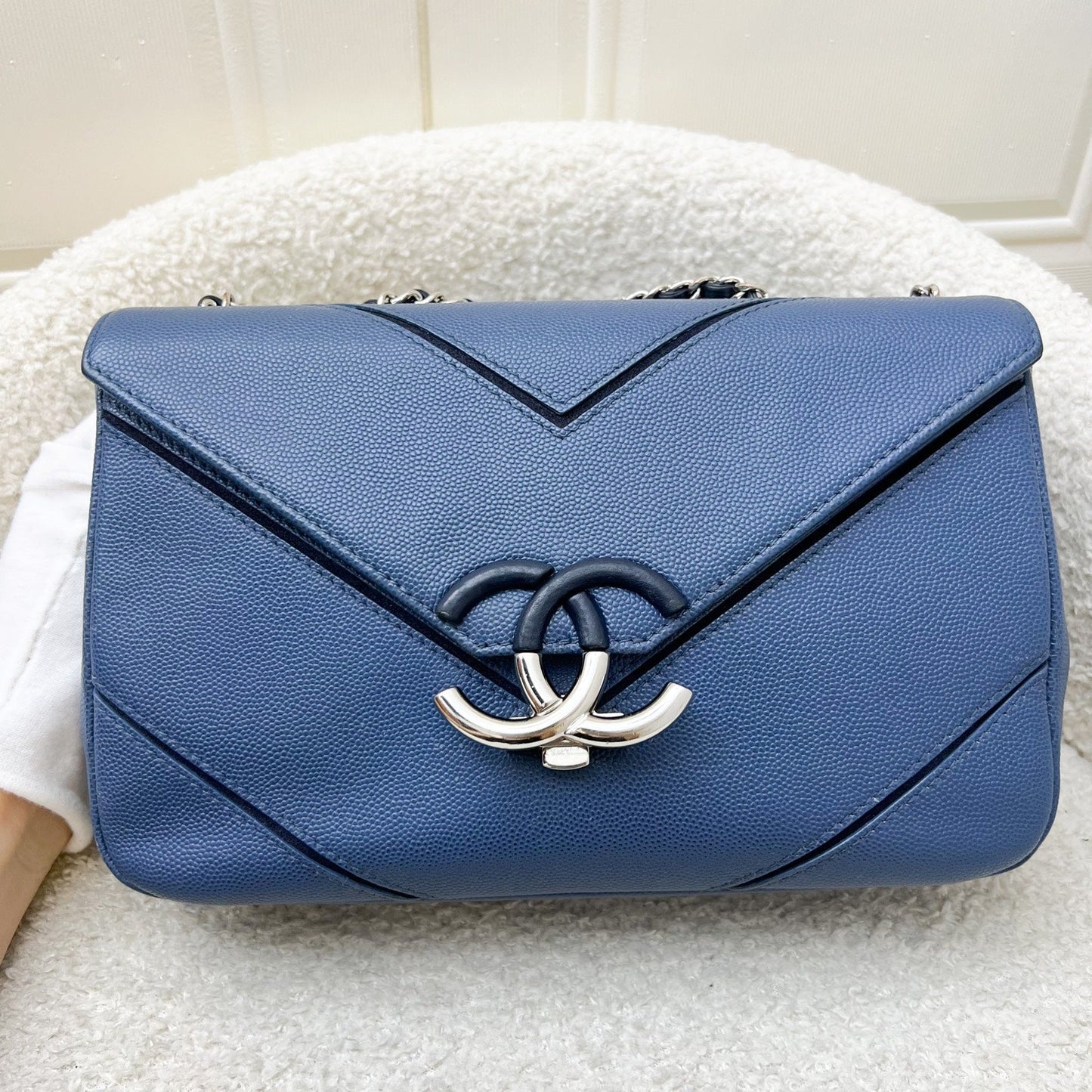 GLM-Seasonal Small Flap in Petroleum Blue Caviar and SHW