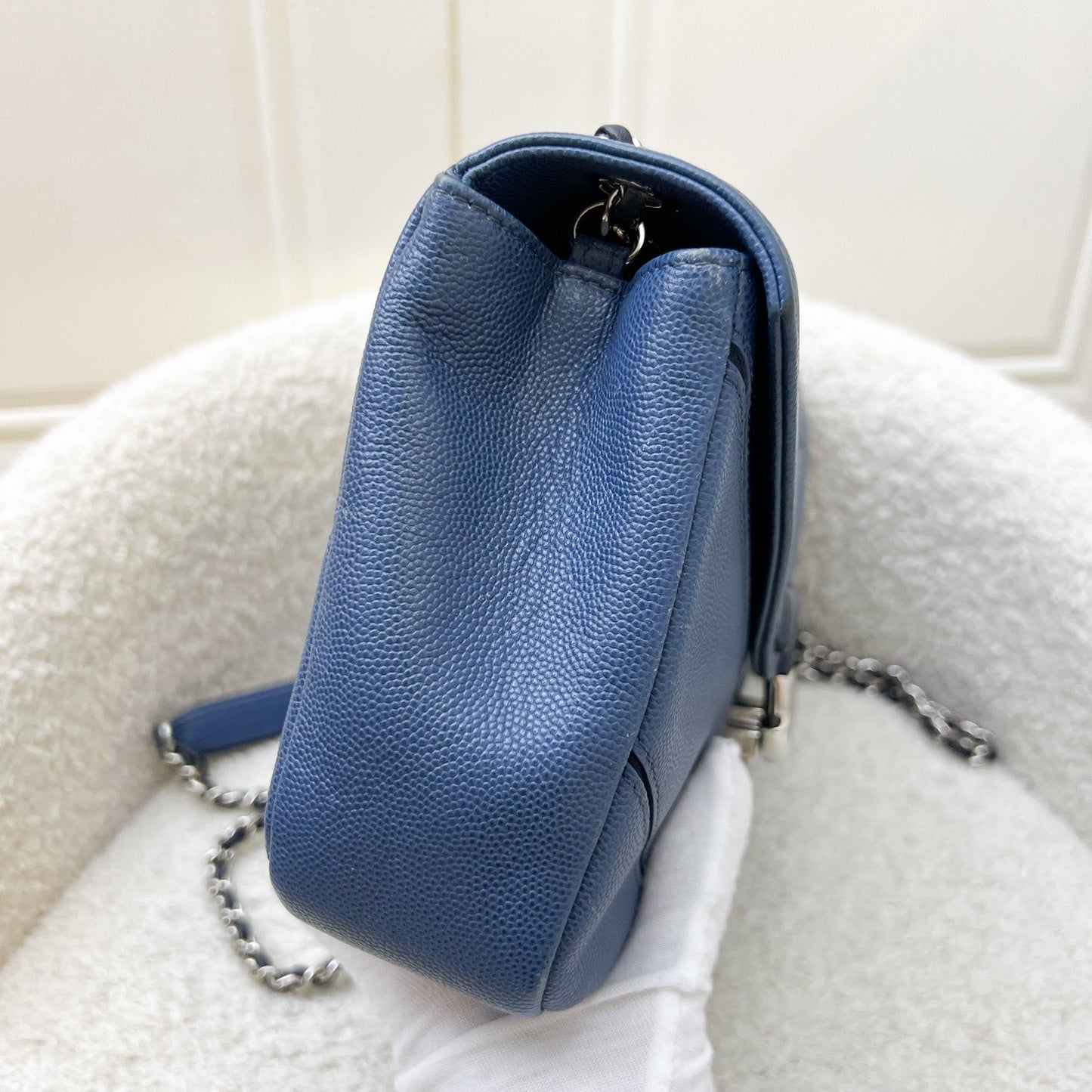 GLM-Seasonal Small Flap in Petroleum Blue Caviar and SHW