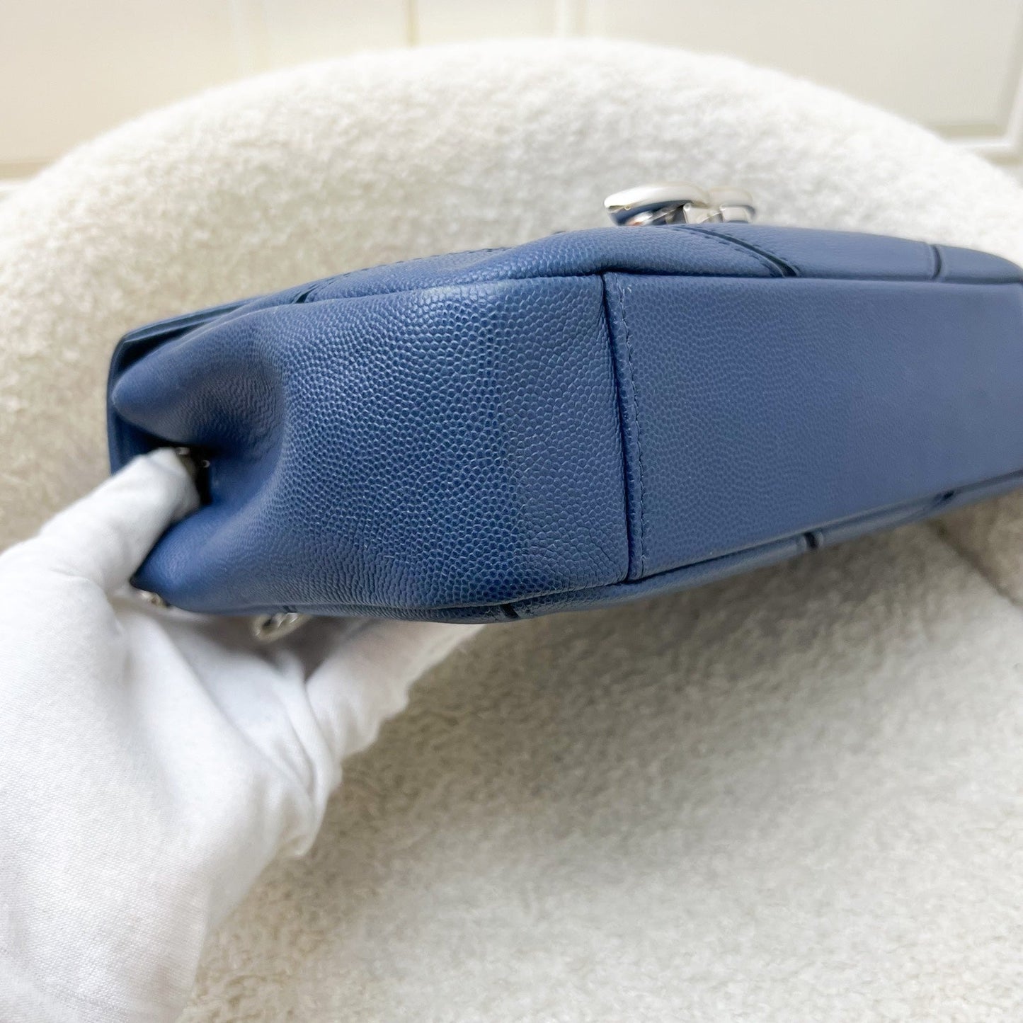 GLM-Seasonal Small Flap in Petroleum Blue Caviar and SHW