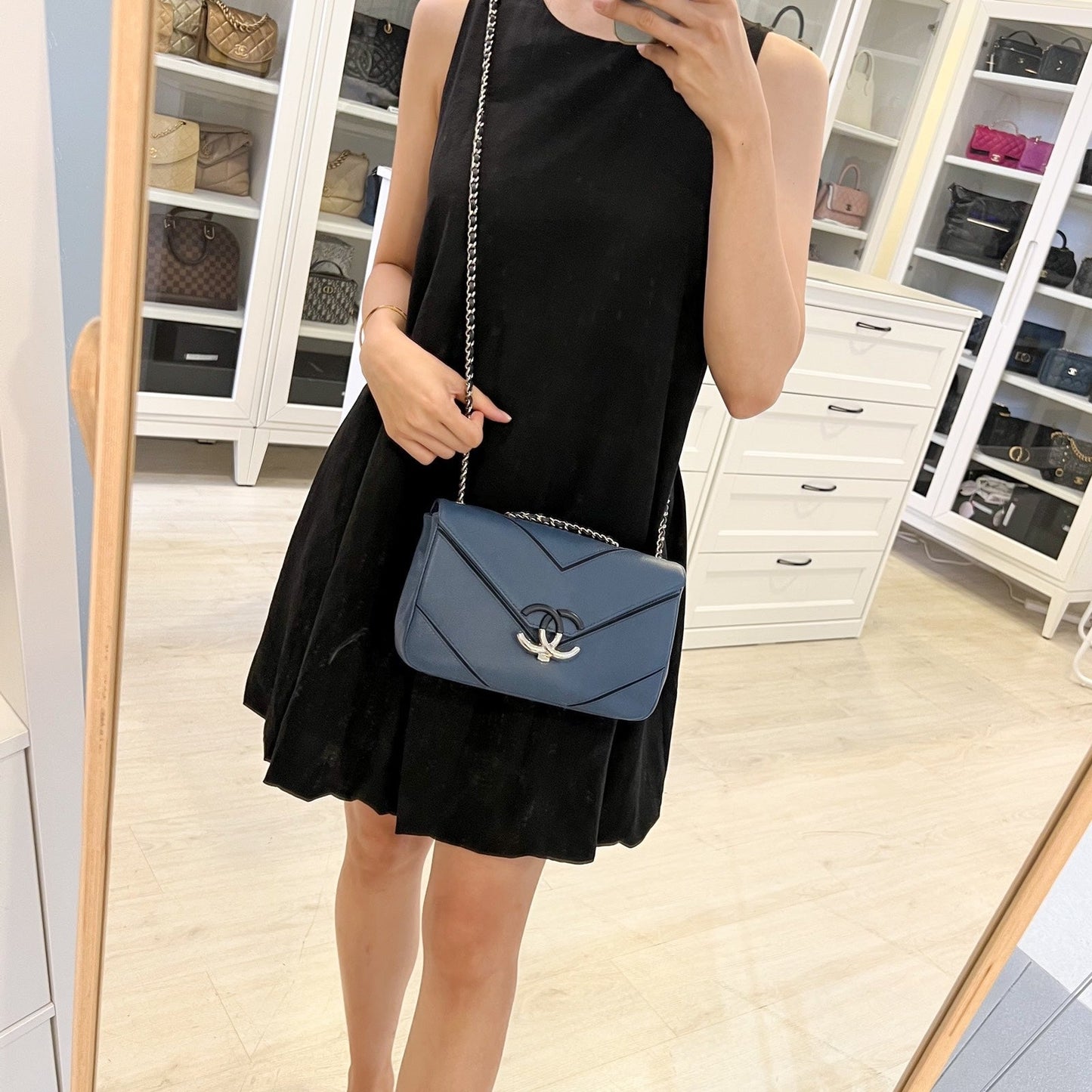 GLM-Seasonal Small Flap in Petroleum Blue Caviar and SHW