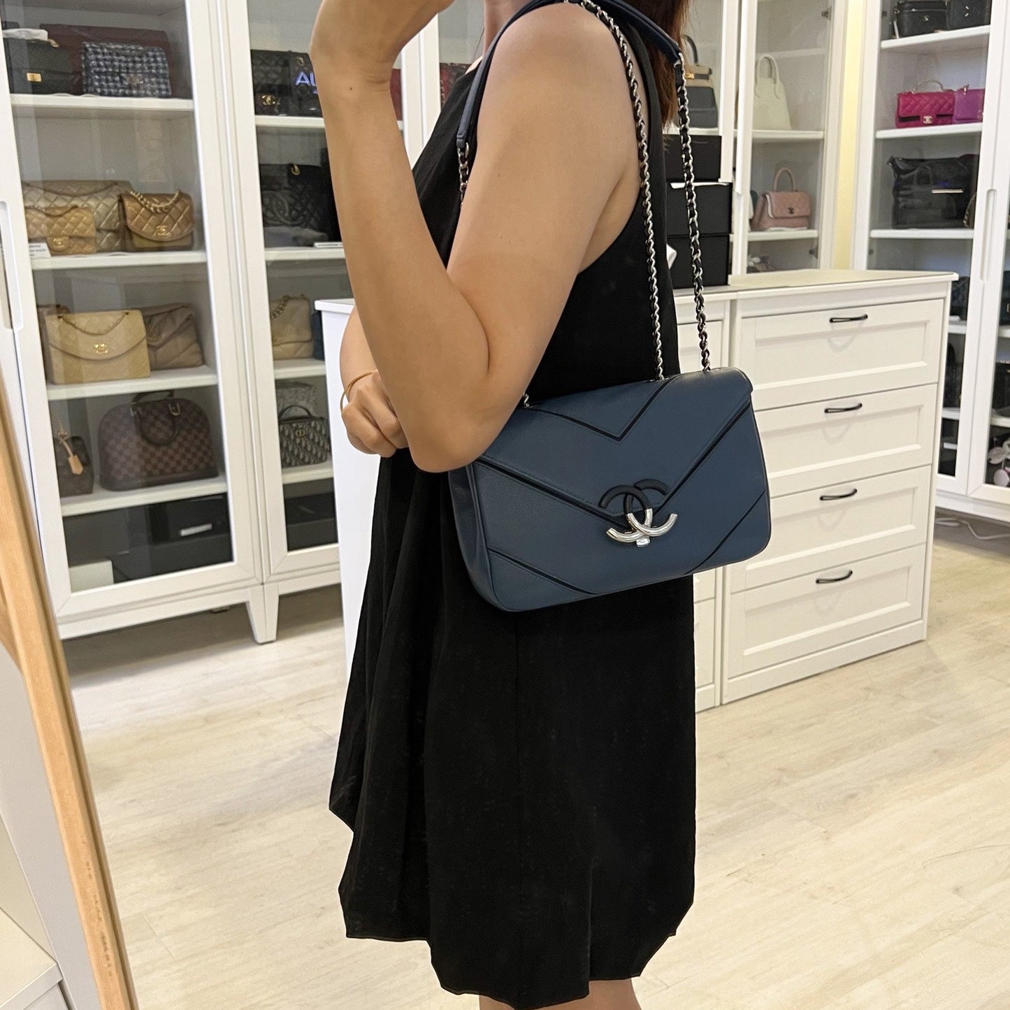 GLM-Seasonal Small Flap in Petroleum Blue Caviar and SHW