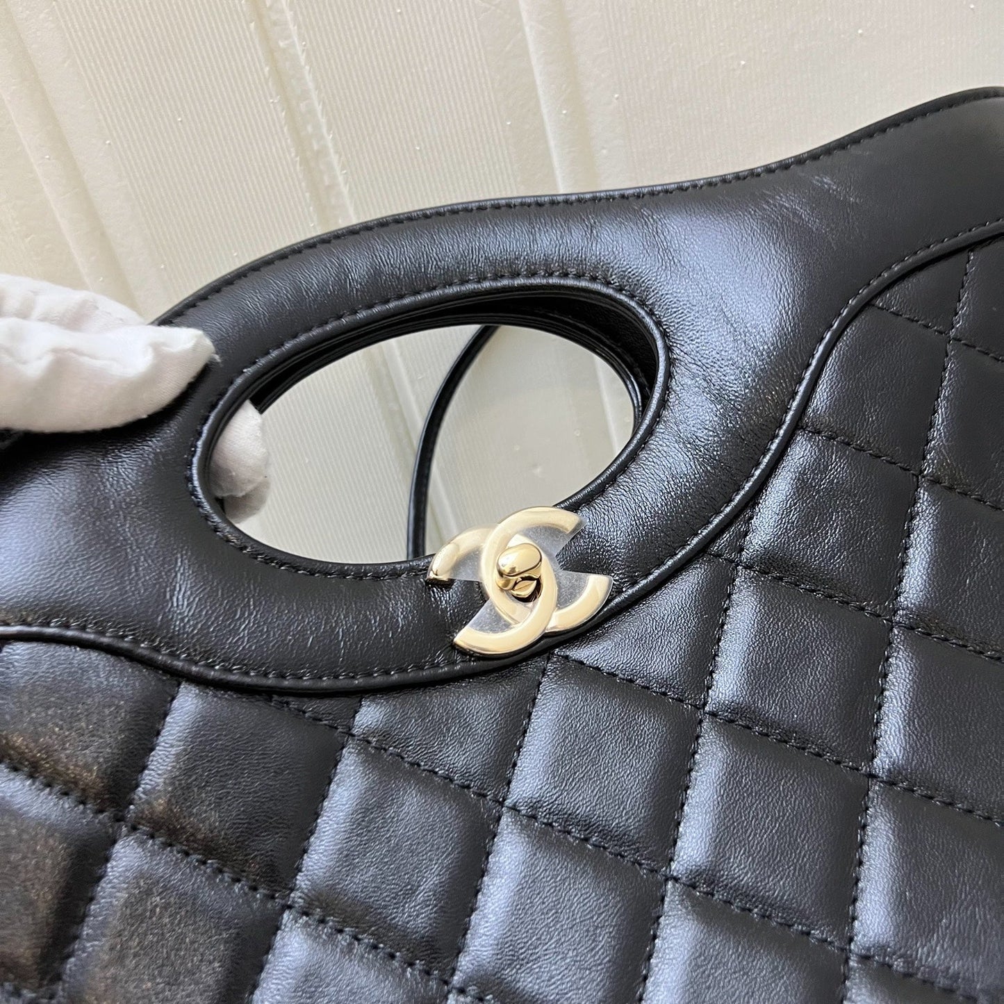 GLM-31 Medium Shopping Bag in 24S Black Shiny Calfskin and LGHW (Model: AS4854)