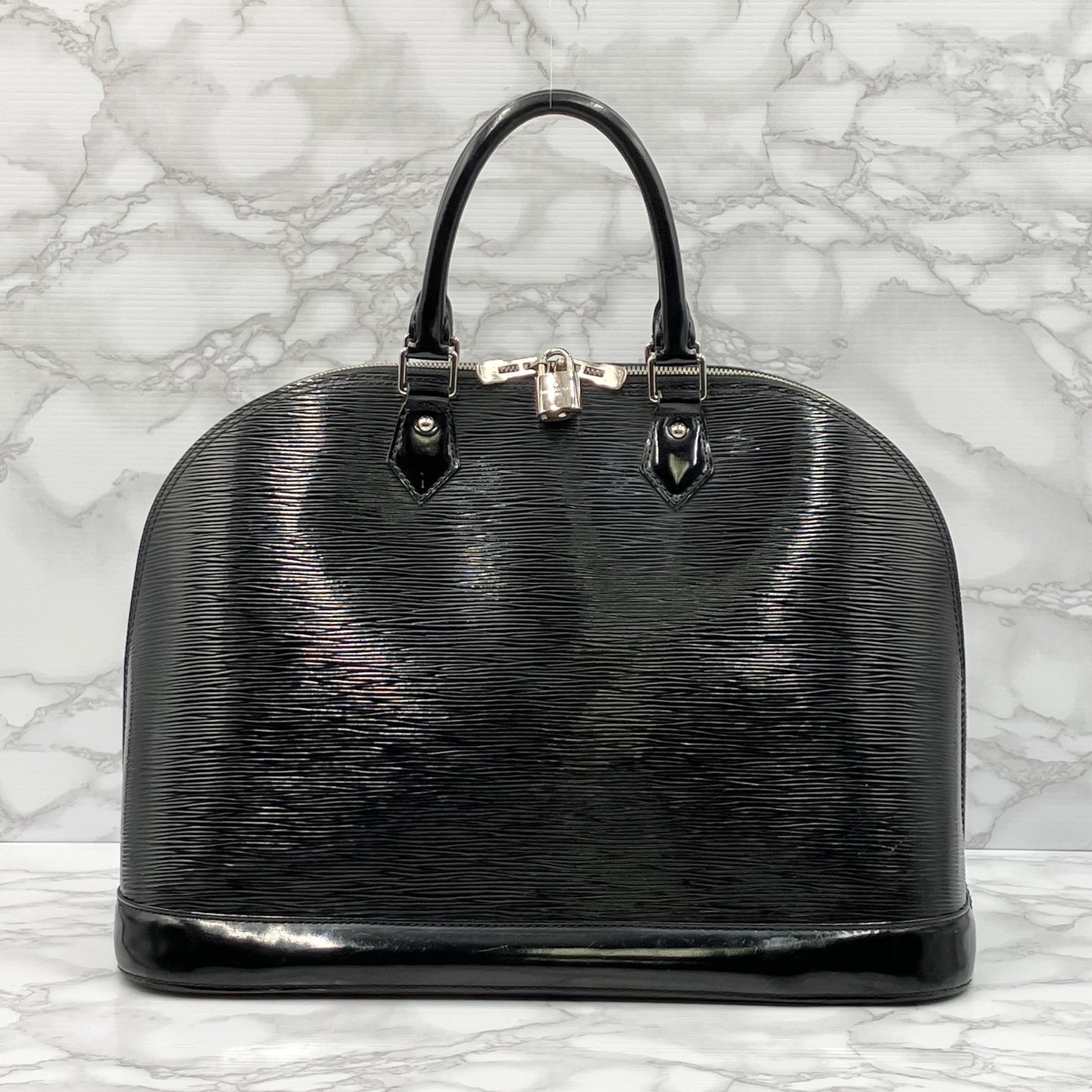 LOUISU VUITTON Epi Alma MM handbag