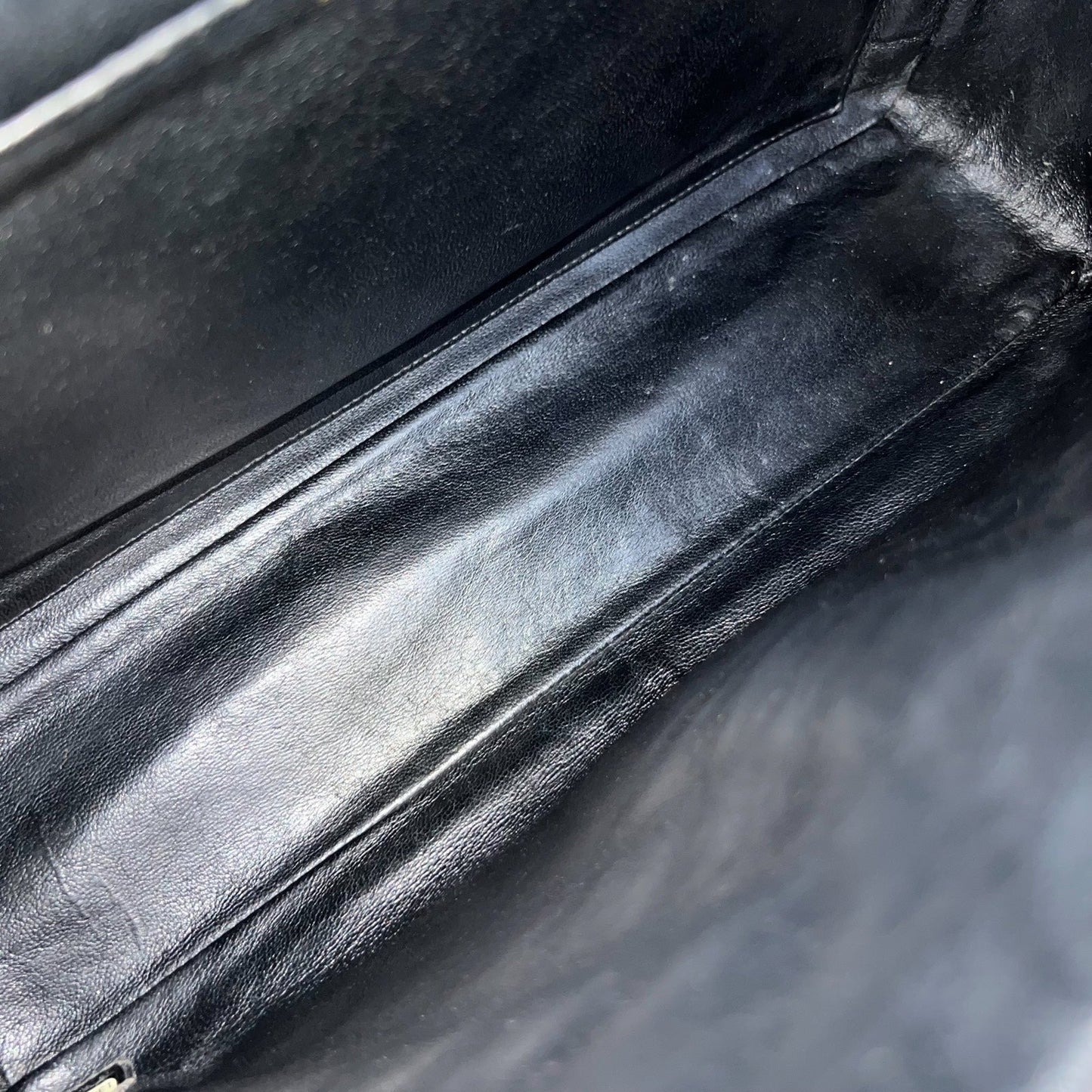 GLM-Classic Maxi Single Flap in Black Caviar and GHW