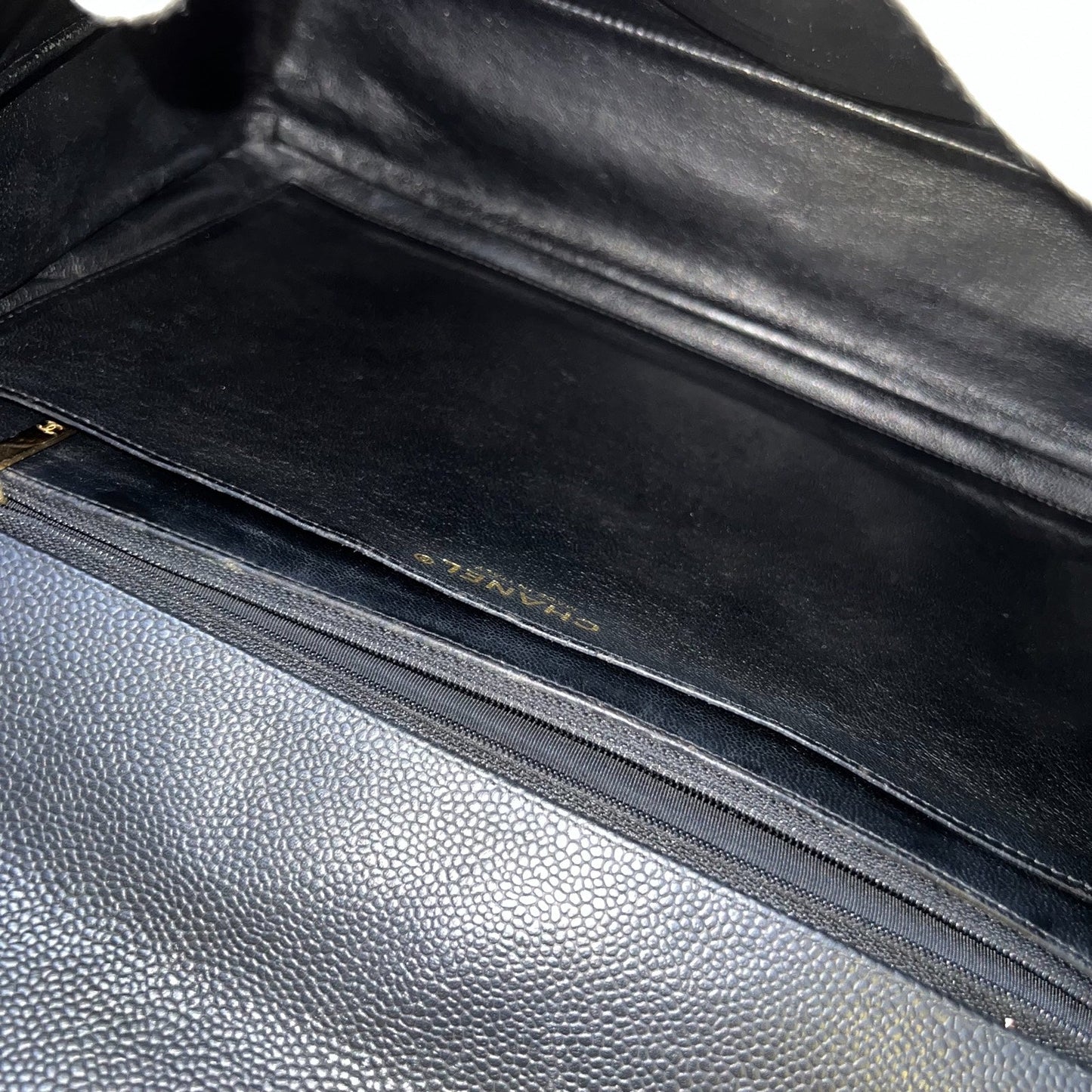 GLM-Classic Maxi Single Flap in Black Caviar and GHW