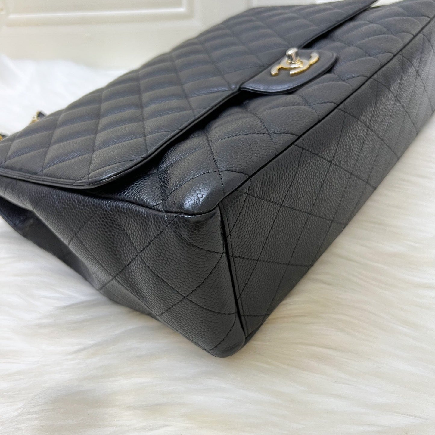 GLM-Classic Maxi Single Flap in Black Caviar and GHW