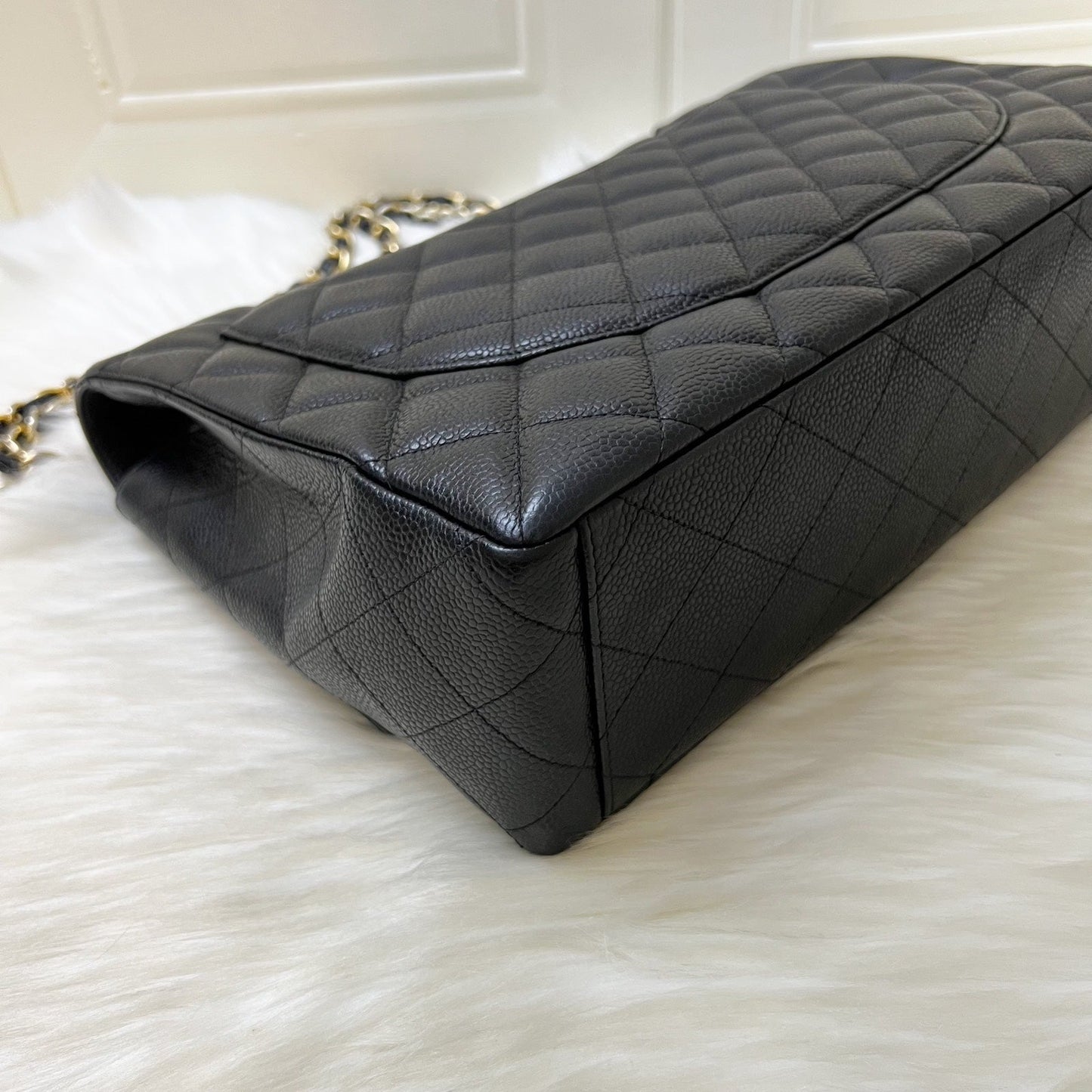 GLM-Classic Maxi Single Flap in Black Caviar and GHW