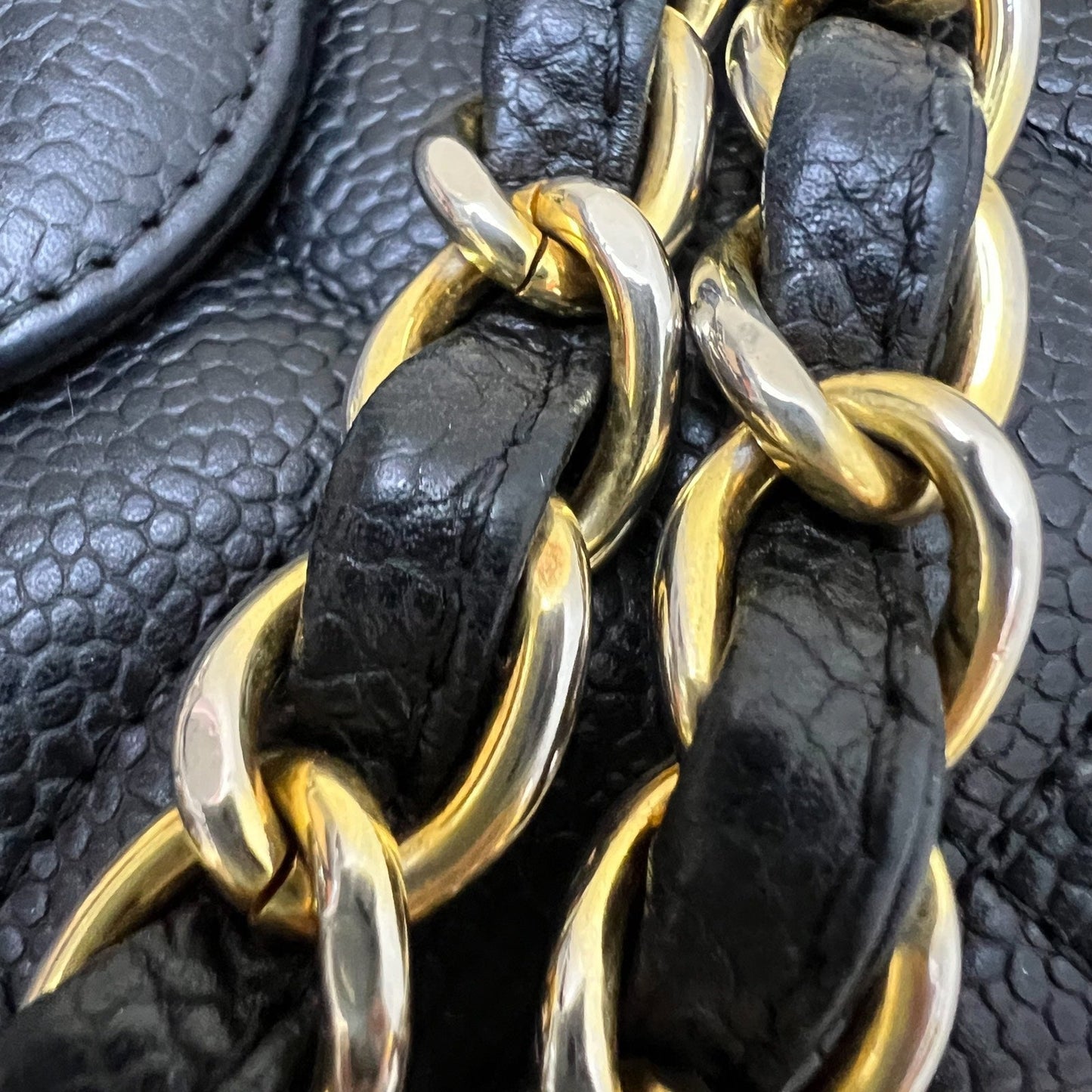 GLM-Classic Maxi Single Flap in Black Caviar and GHW