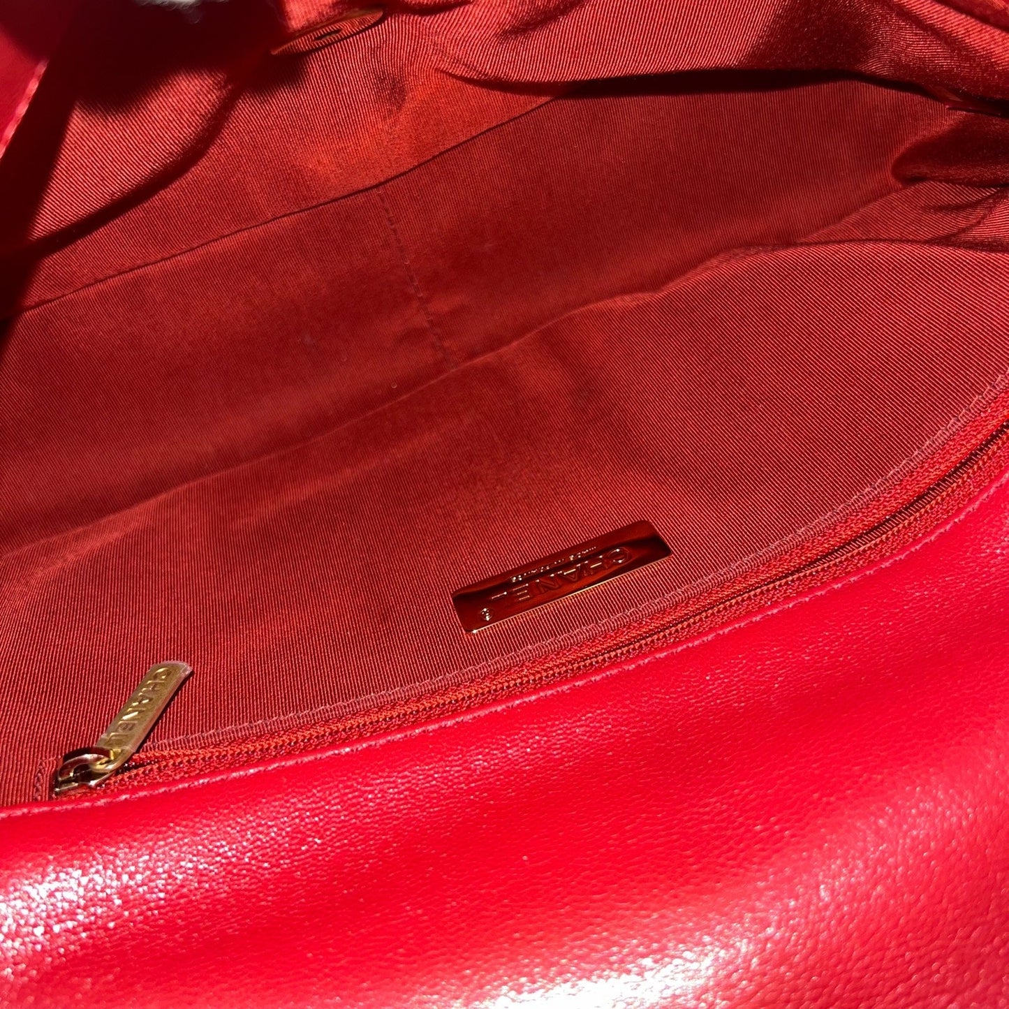GLM-19 Medium / Large Flap in Red Lambskin and 3-tone HW (Model: AS1161)
