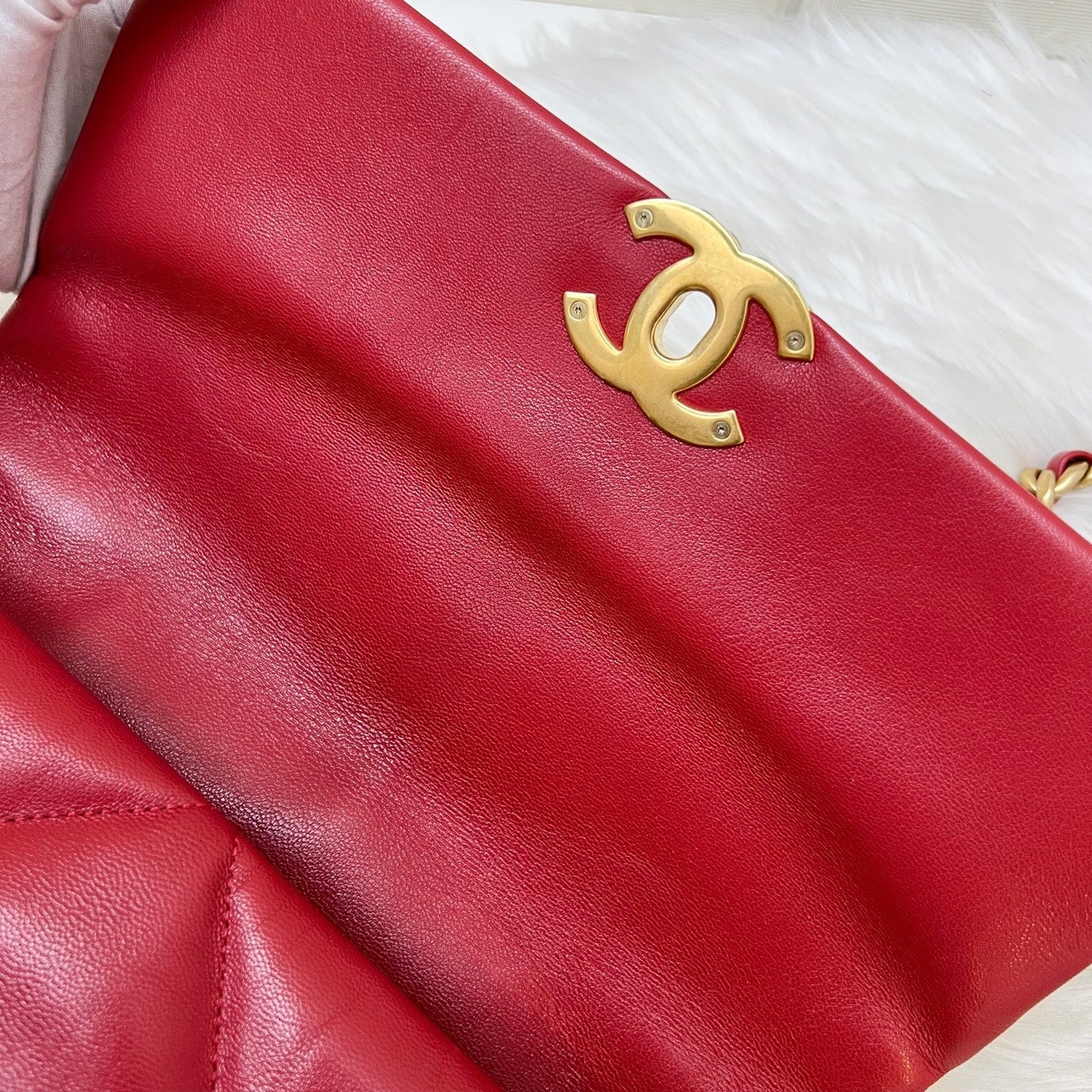GLM-19 Medium / Large Flap in Red Lambskin and 3-tone HW (Model: AS1161)