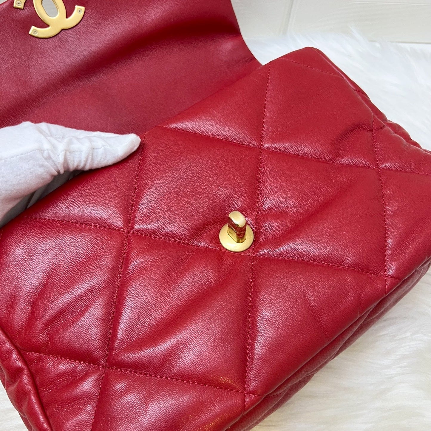GLM-19 Medium / Large Flap in Red Lambskin and 3-tone HW (Model: AS1161)