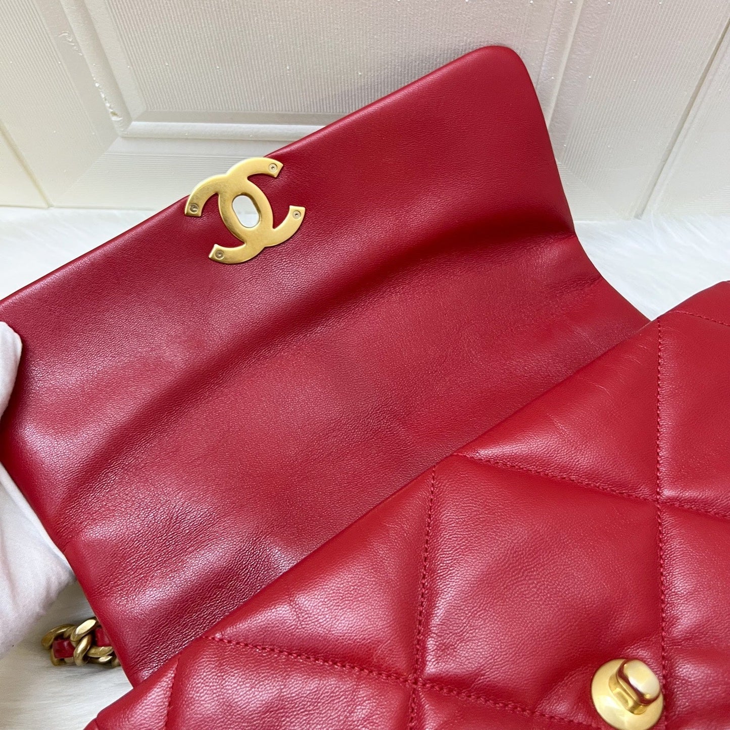 GLM-19 Medium / Large Flap in Red Lambskin and 3-tone HW (Model: AS1161)