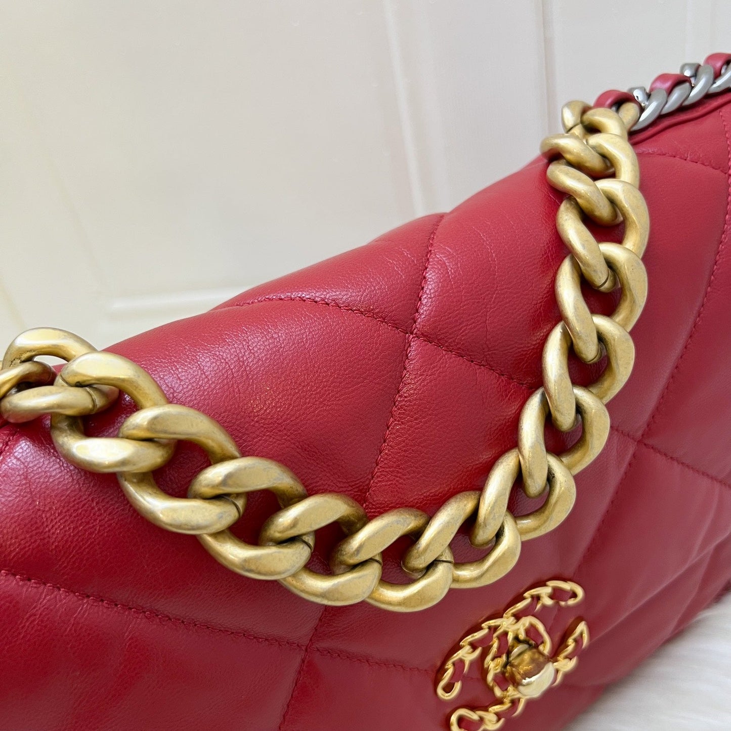 GLM-19 Medium / Large Flap in Red Lambskin and 3-tone HW (Model: AS1161)