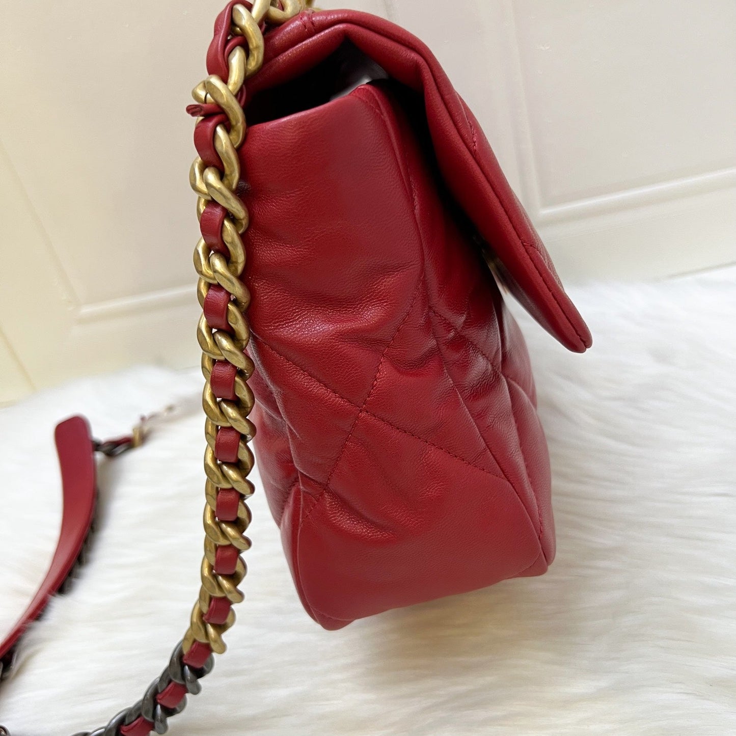 GLM-19 Medium / Large Flap in Red Lambskin and 3-tone HW (Model: AS1161)