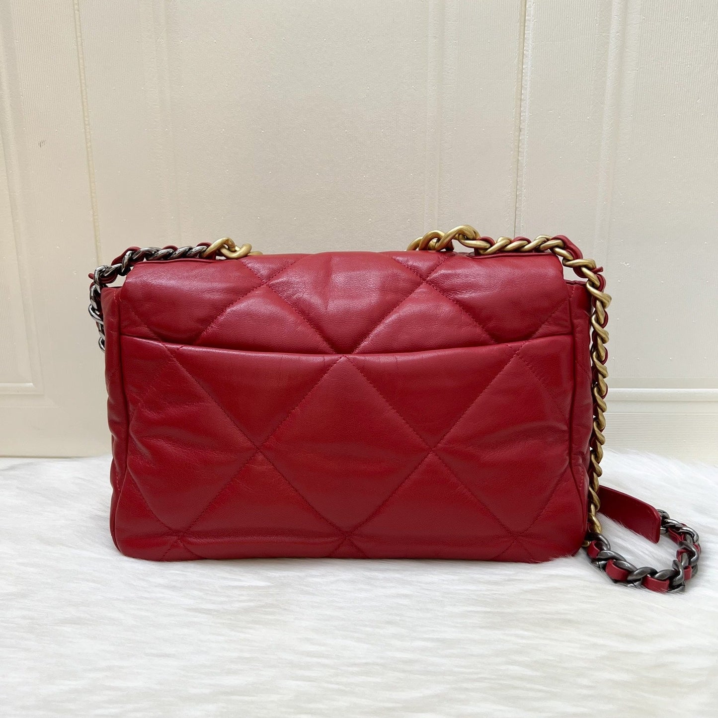 GLM-19 Medium / Large Flap in Red Lambskin and 3-tone HW (Model: AS1161)