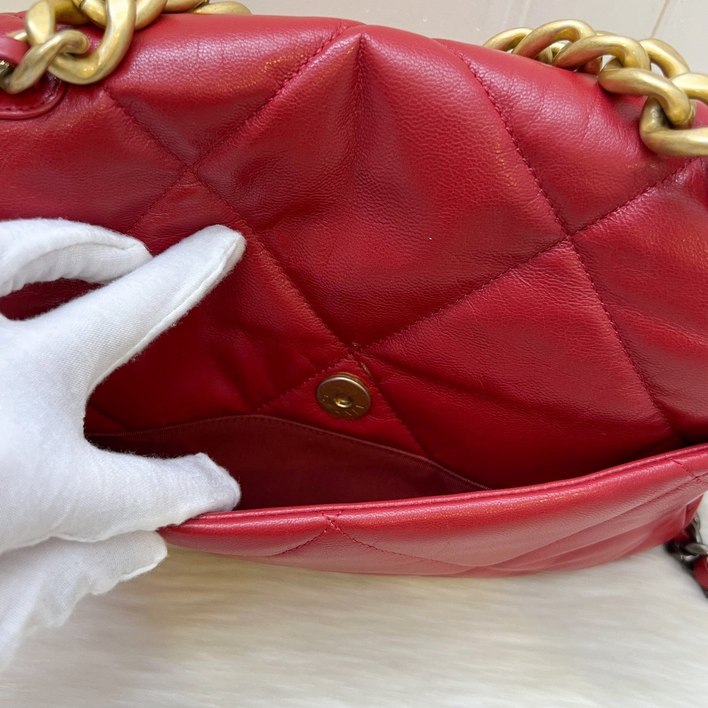 GLM-19 Medium / Large Flap in Red Lambskin and 3-tone HW (Model: AS1161)