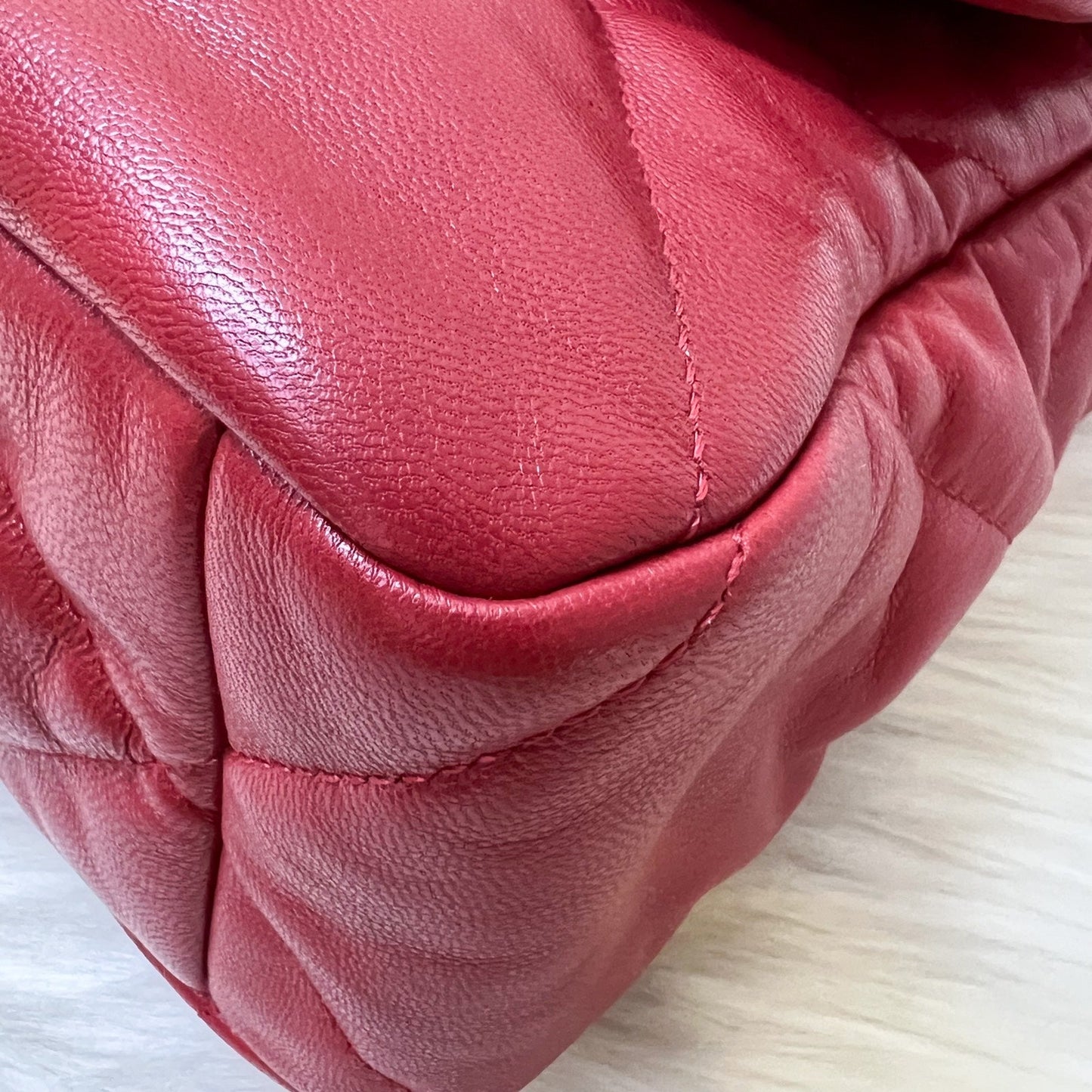 GLM-19 Medium / Large Flap in Red Lambskin and 3-tone HW (Model: AS1161)