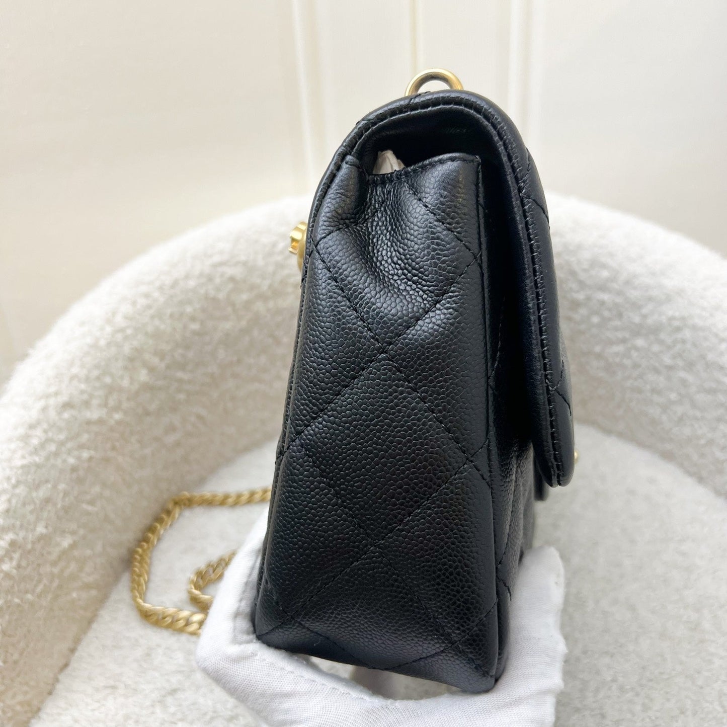 GLM-23P / 24P Heart Adjustable Chain Small / Medium 24cm Flap Bag in Black Caviar AGHW (Model: AS3921)