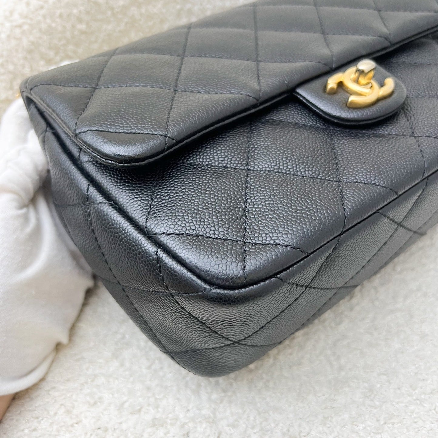 GLM-23P / 24P Heart Adjustable Chain Small / Medium 24cm Flap Bag in Black Caviar AGHW (Model: AS3921)