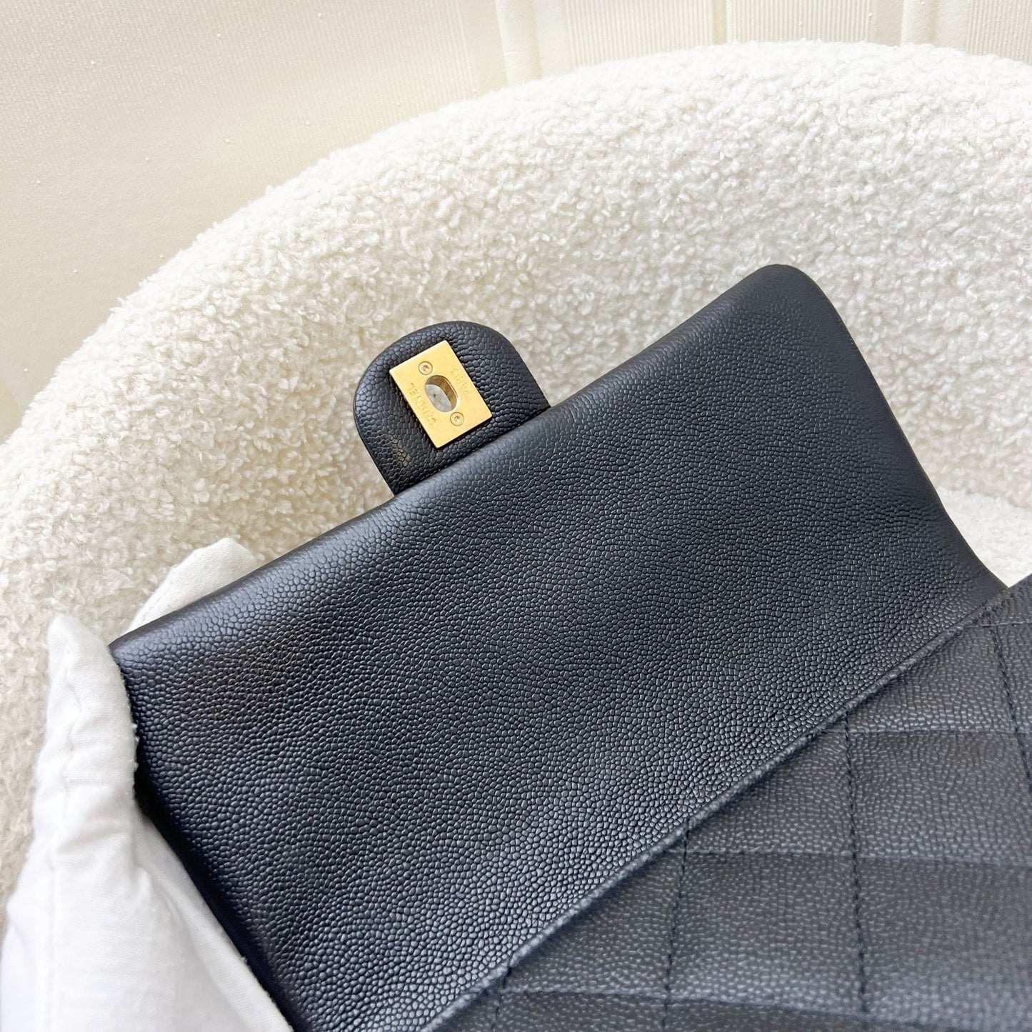GLM-23P / 24P Heart Adjustable Chain Small / Medium 24cm Flap Bag in Black Caviar AGHW (Model: AS3921)