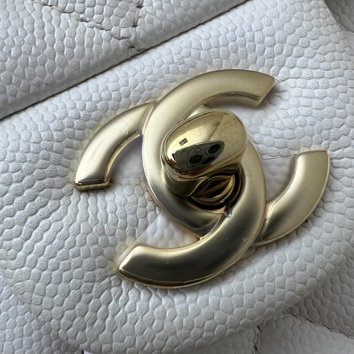 GLM-Small Classic Flap CF in White Caviar and LGHW