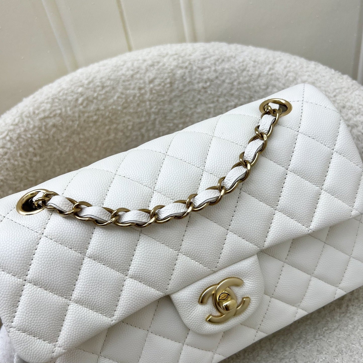 GLM-Small Classic Flap CF in White Caviar and LGHW
