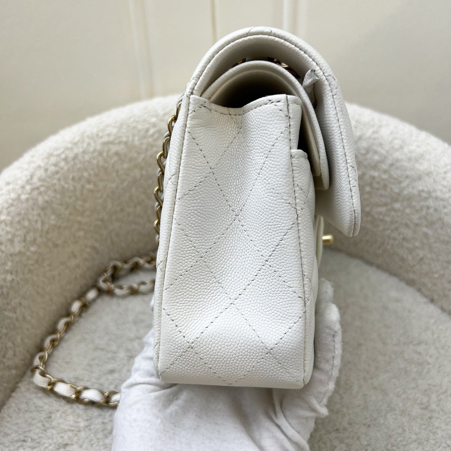GLM-Small Classic Flap CF in White Caviar and LGHW